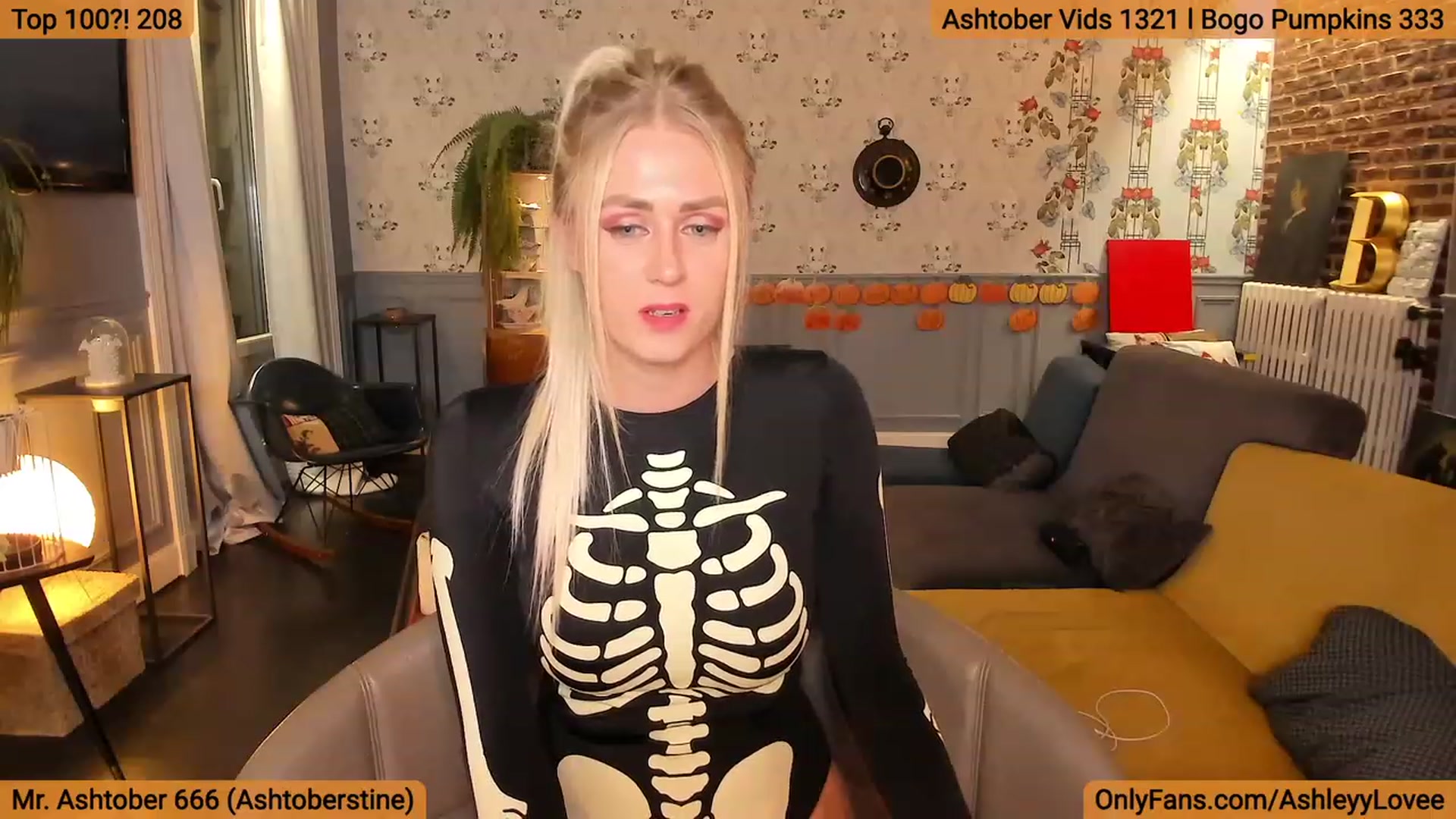 Gallery image thumbnail from AshleyyLovee's myfreecams stream on, 10/17/2023, 23:41 image 4 of 20