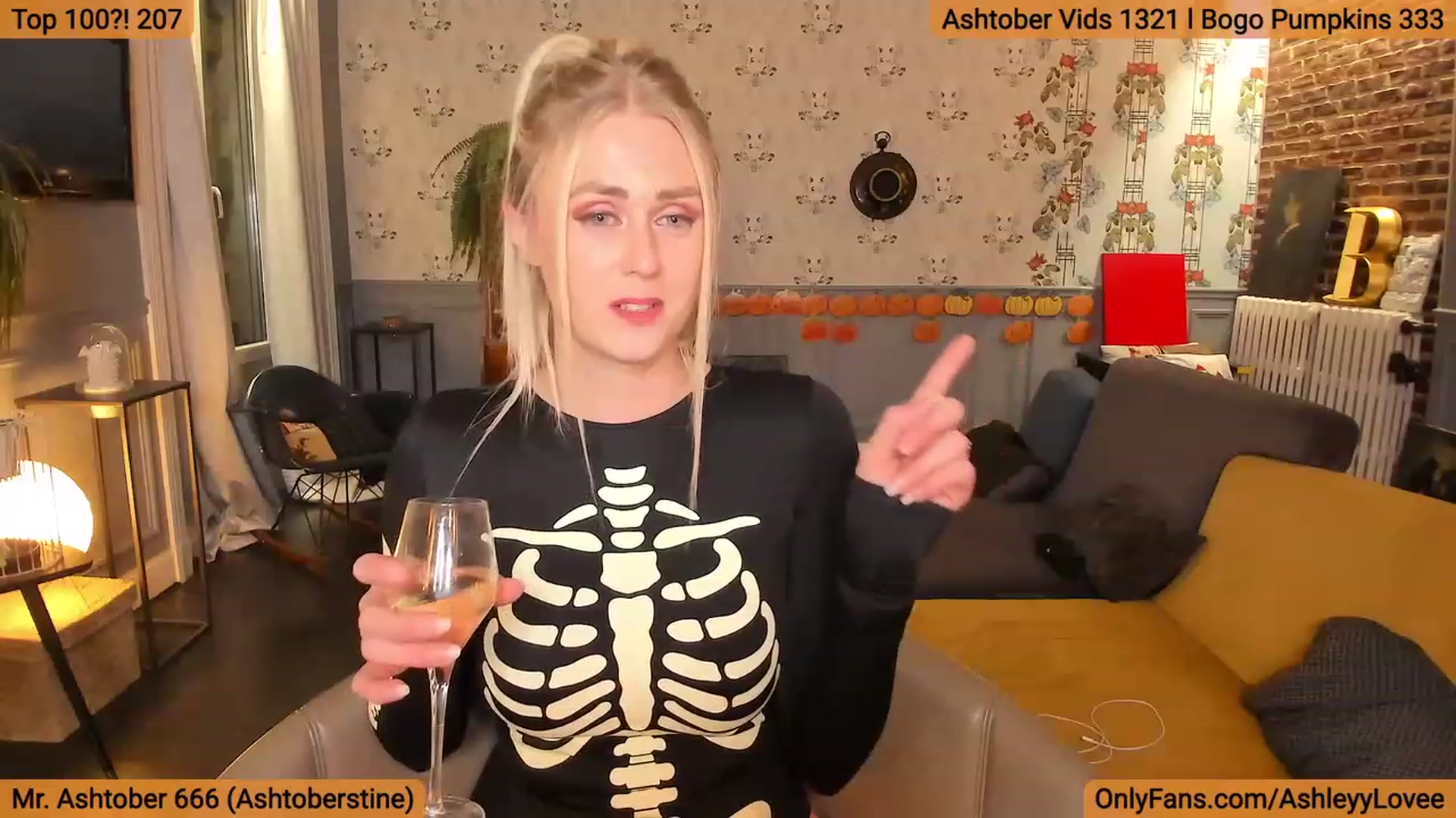 Gallery image thumbnail from AshleyyLovee's myfreecams stream on, 10/17/2023, 23:41 image 13 of 20