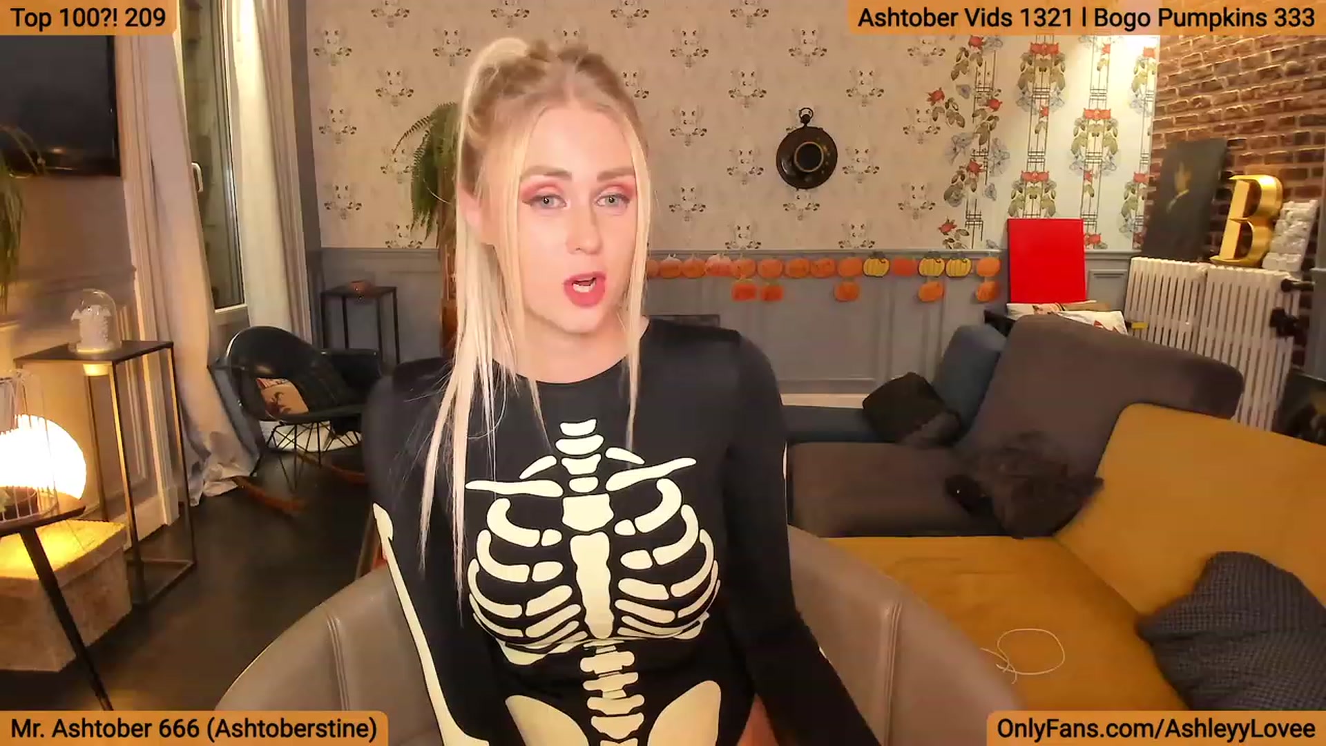 Gallery image thumbnail from AshleyyLovee's myfreecams stream on, 10/17/2023, 23:41 image 1 of 20
