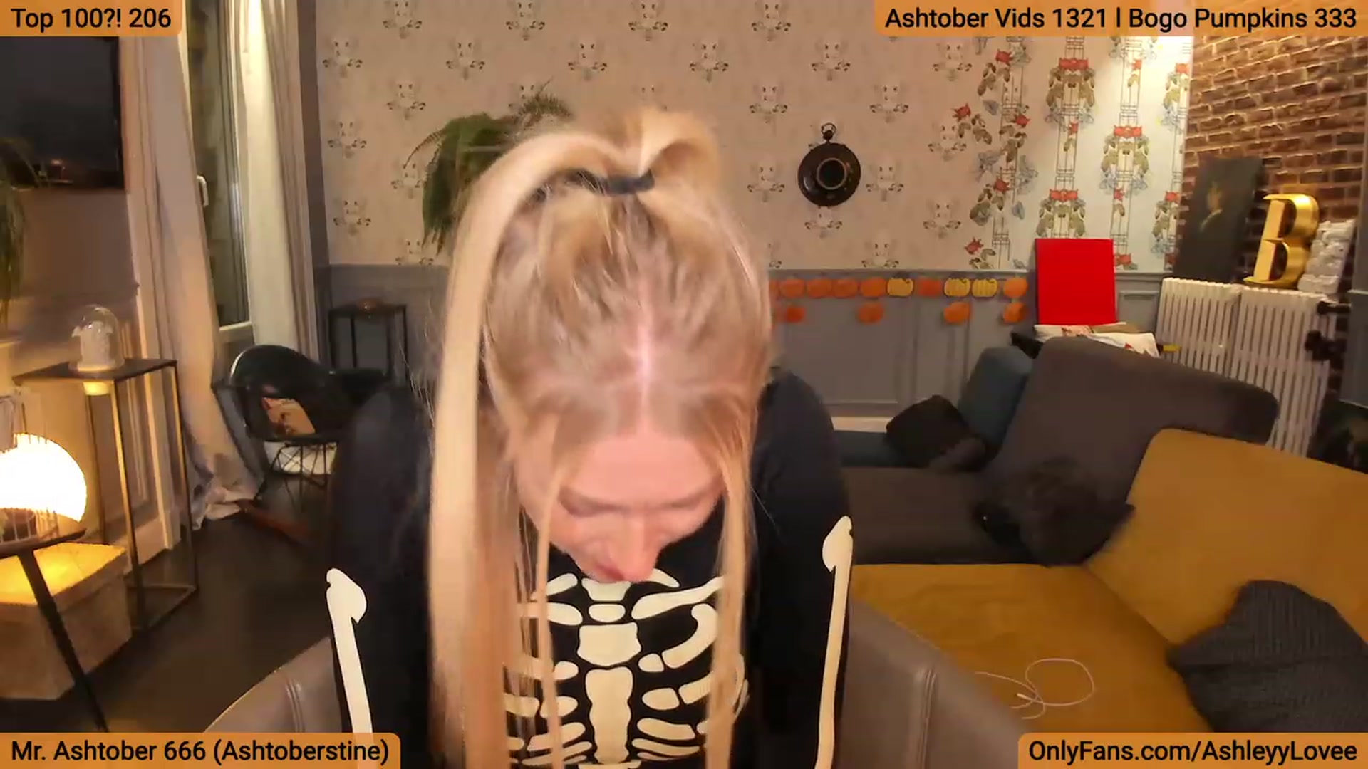 Gallery image thumbnail from AshleyyLovee's myfreecams stream on, 10/17/2023, 23:41 image 18 of 20