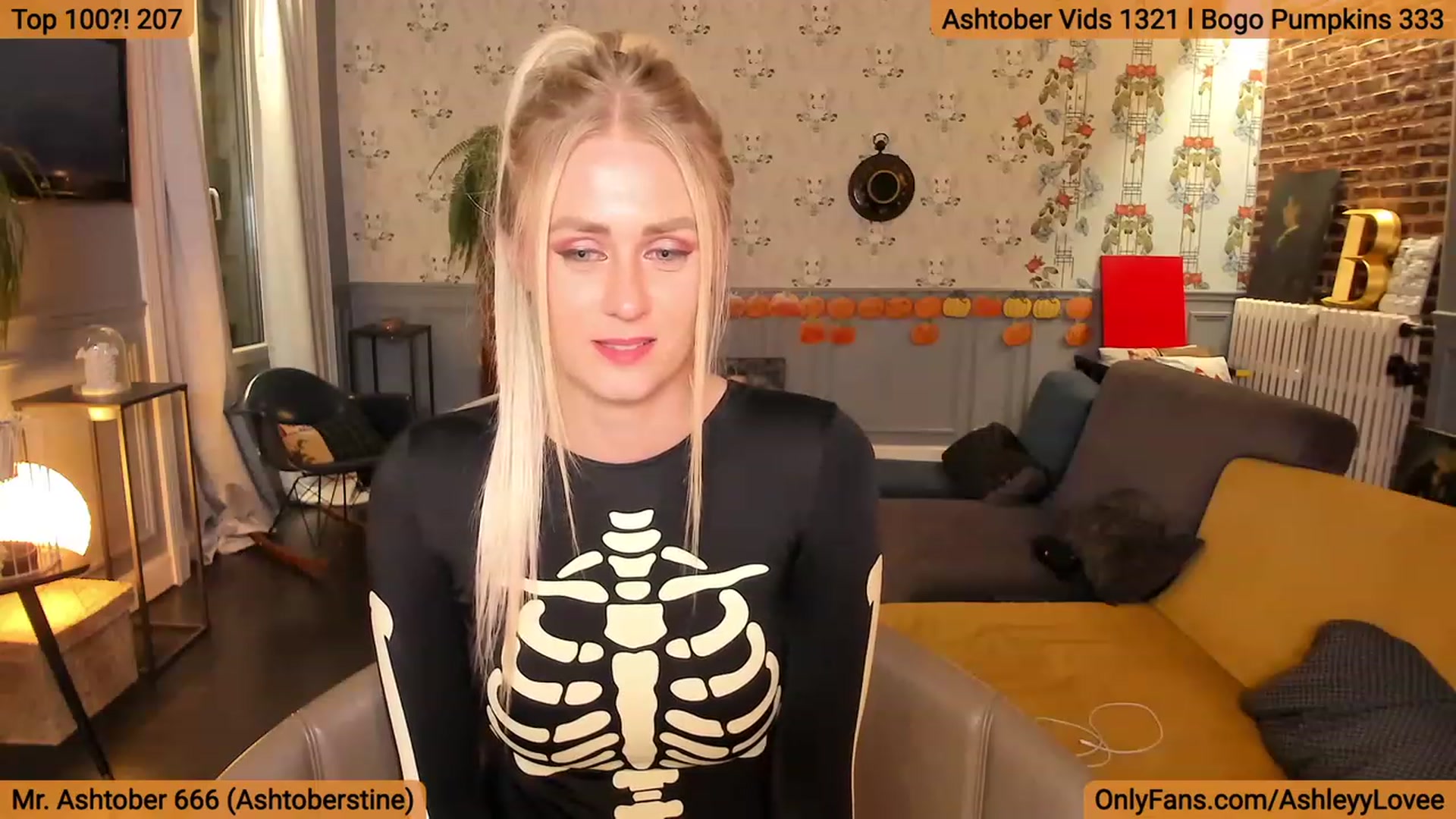 Gallery image thumbnail from AshleyyLovee's myfreecams stream on, 10/17/2023, 23:41 image 11 of 20