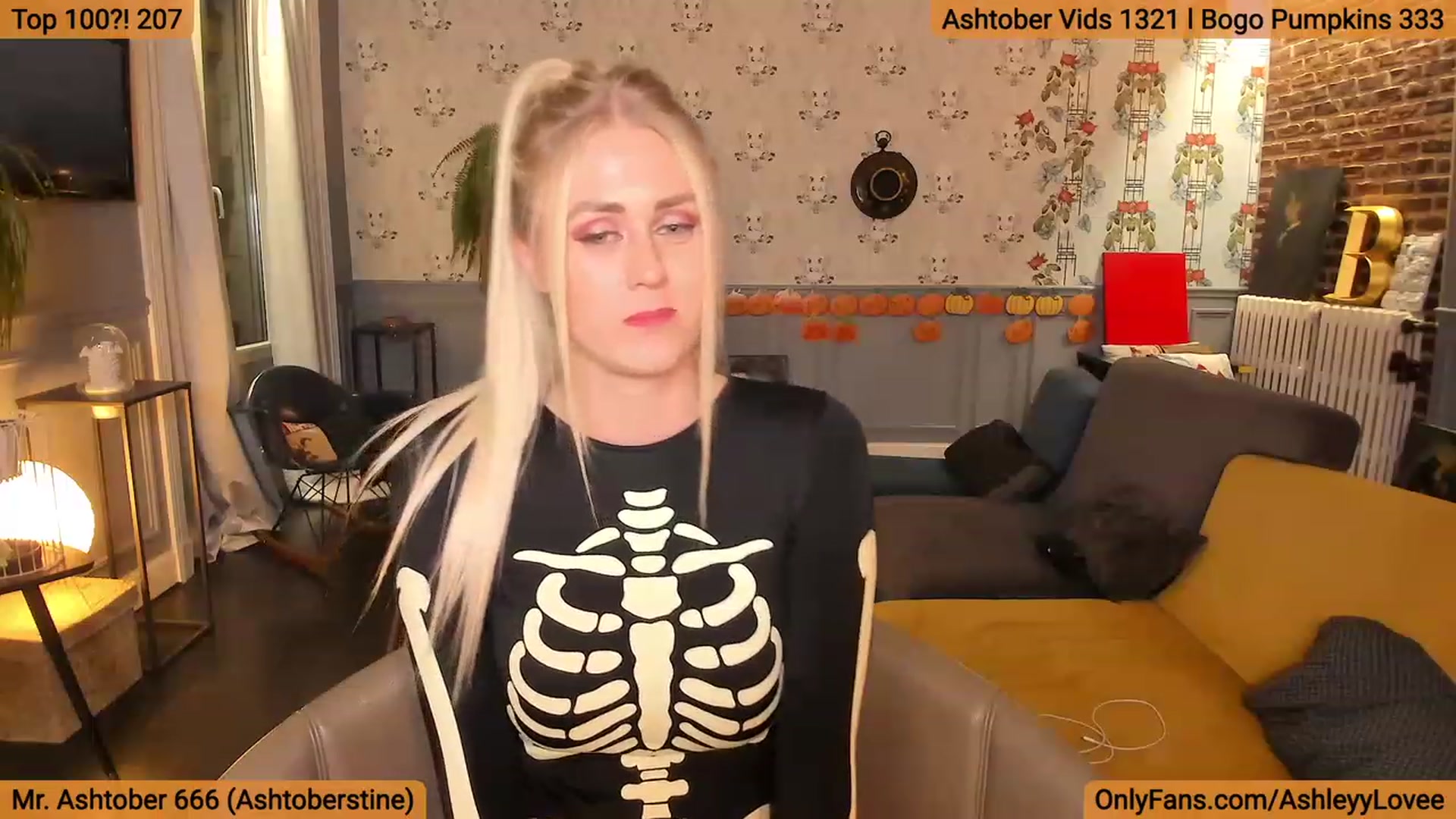 Gallery image thumbnail from AshleyyLovee's myfreecams stream on, 10/17/2023, 23:41 image 16 of 20