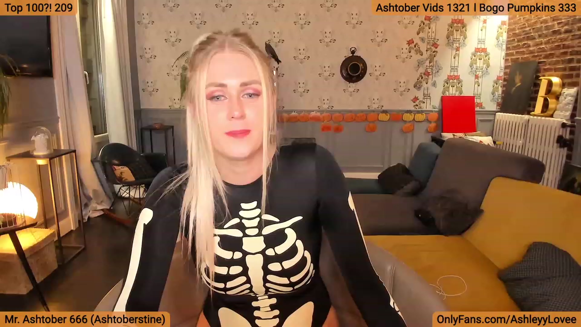 Gallery image thumbnail from AshleyyLovee's myfreecams stream on, 10/17/2023, 23:41 image 2 of 20