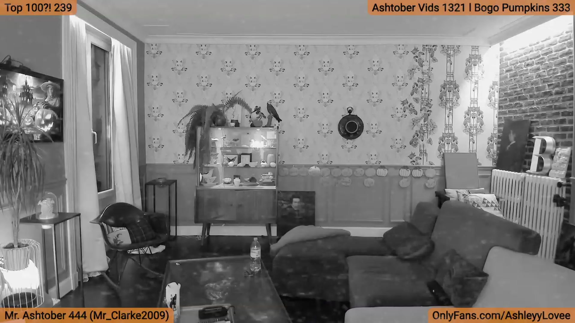 Gallery image thumbnail from AshleyyLovee's myfreecams stream on, 10/20/2023, 21:16 image 12 of 20