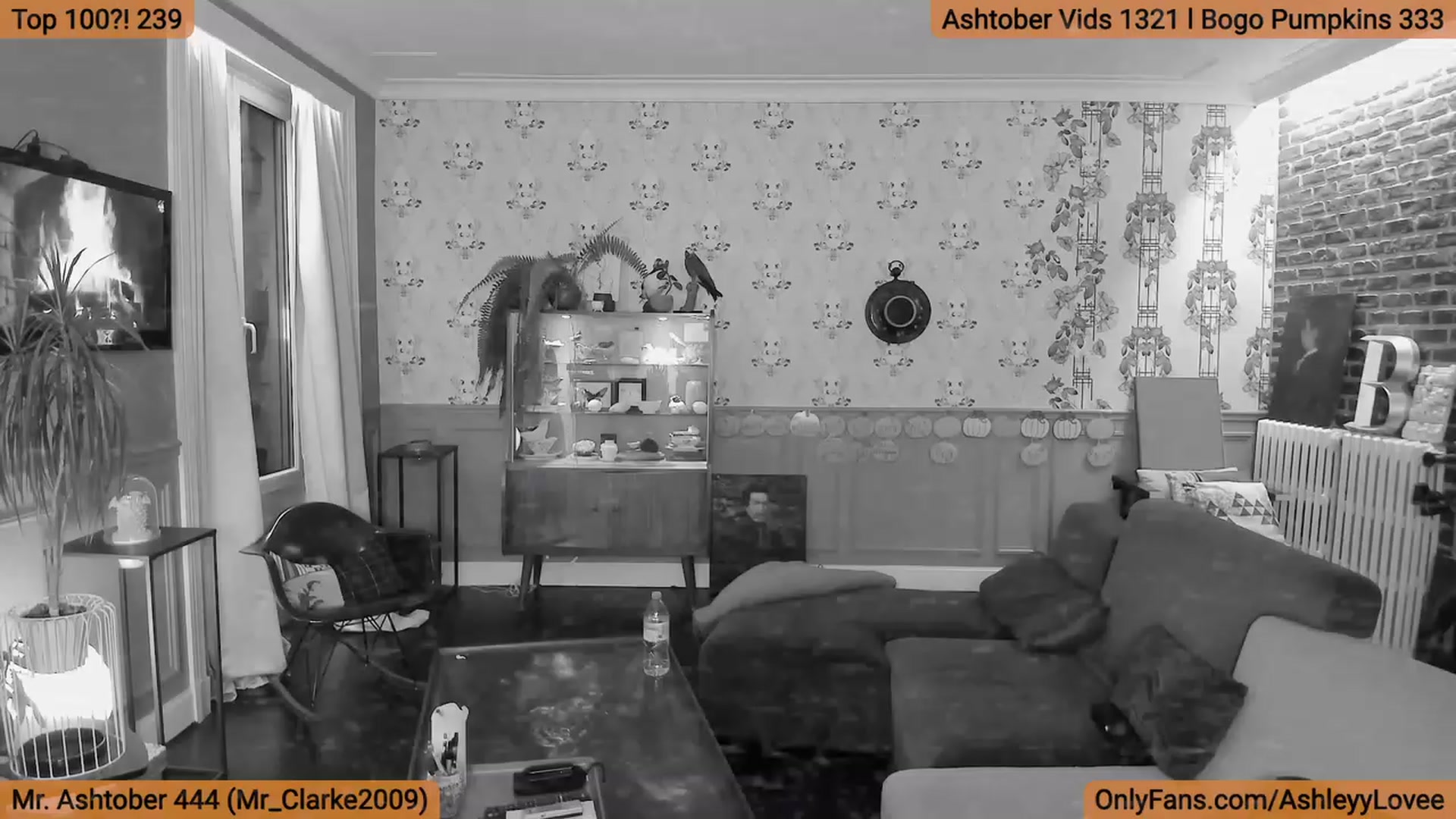 Gallery image thumbnail from AshleyyLovee's myfreecams stream on, 10/20/2023, 21:16 image 18 of 20