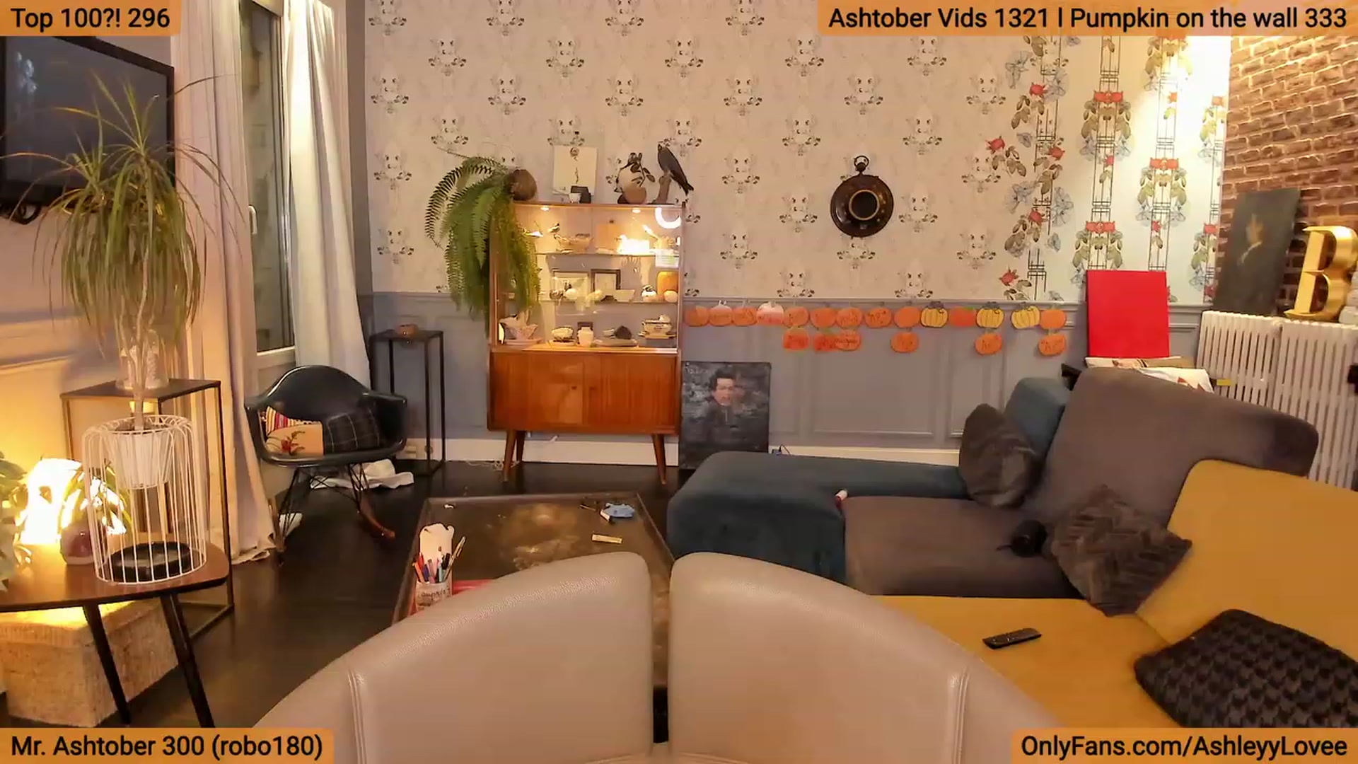 Gallery image thumbnail from AshleyyLovee's myfreecams stream on, 10/25/2023, 21:29 image 15 of 20