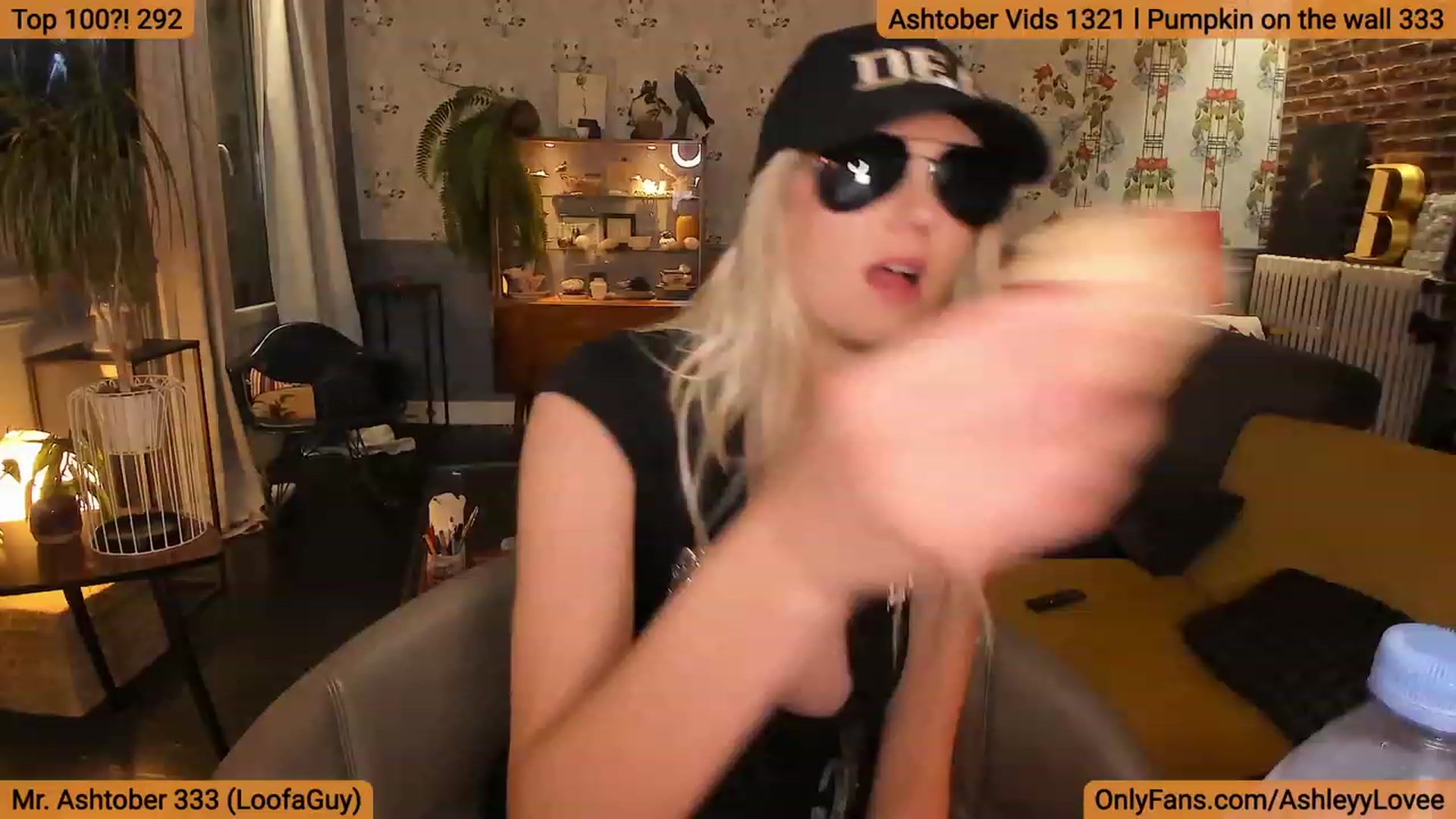 Gallery image thumbnail from AshleyyLovee's myfreecams stream on, 10/25/2023, 23:12 image 13 of 20