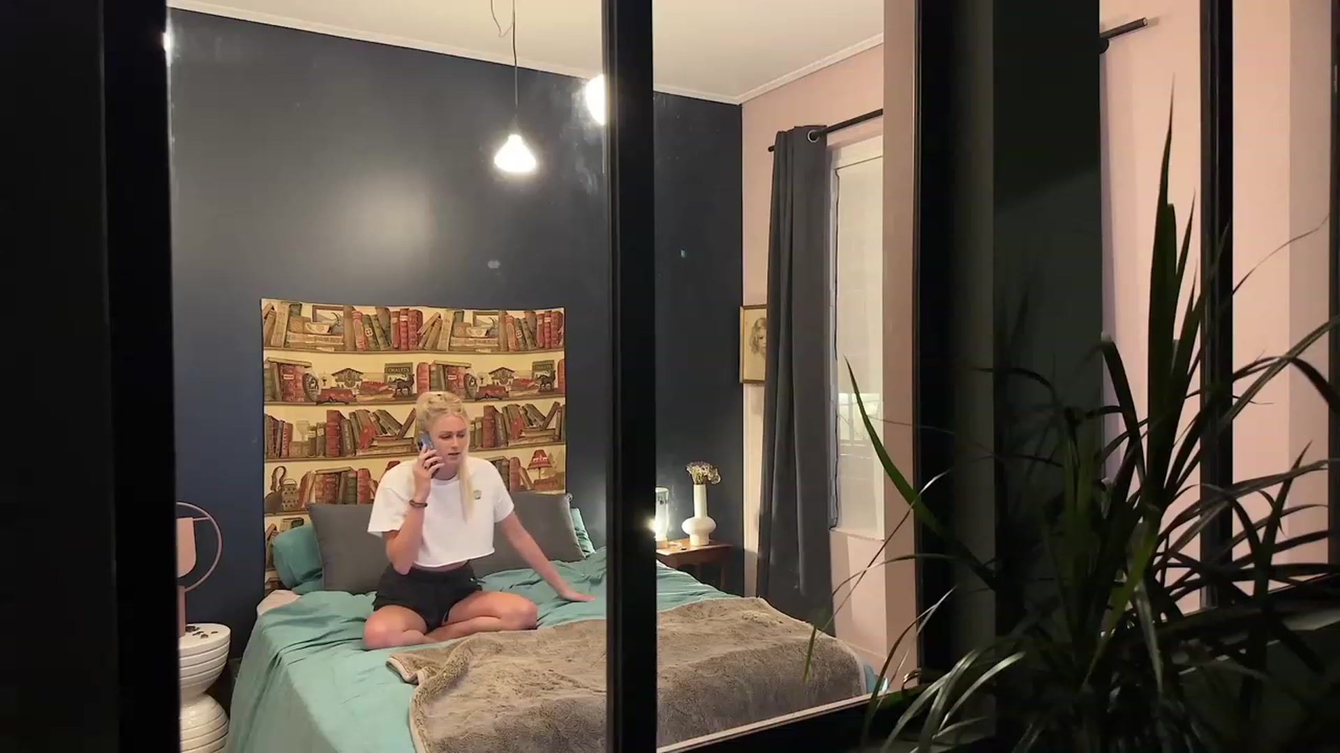 Gallery image thumbnail from AshleyyLovee's myfreecams stream on, 10/27/2023, 23:56 image 15 of 20