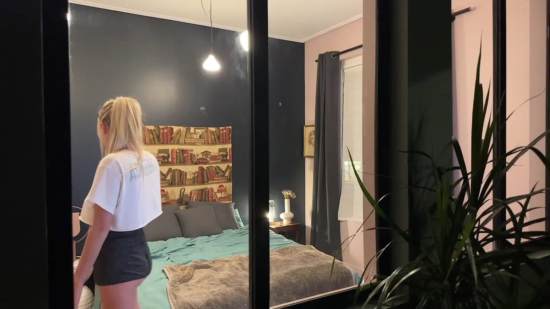 Gallery image thumbnail from AshleyyLovee's myfreecams stream on, 10/28/2023, 21:42 image 20 of 20