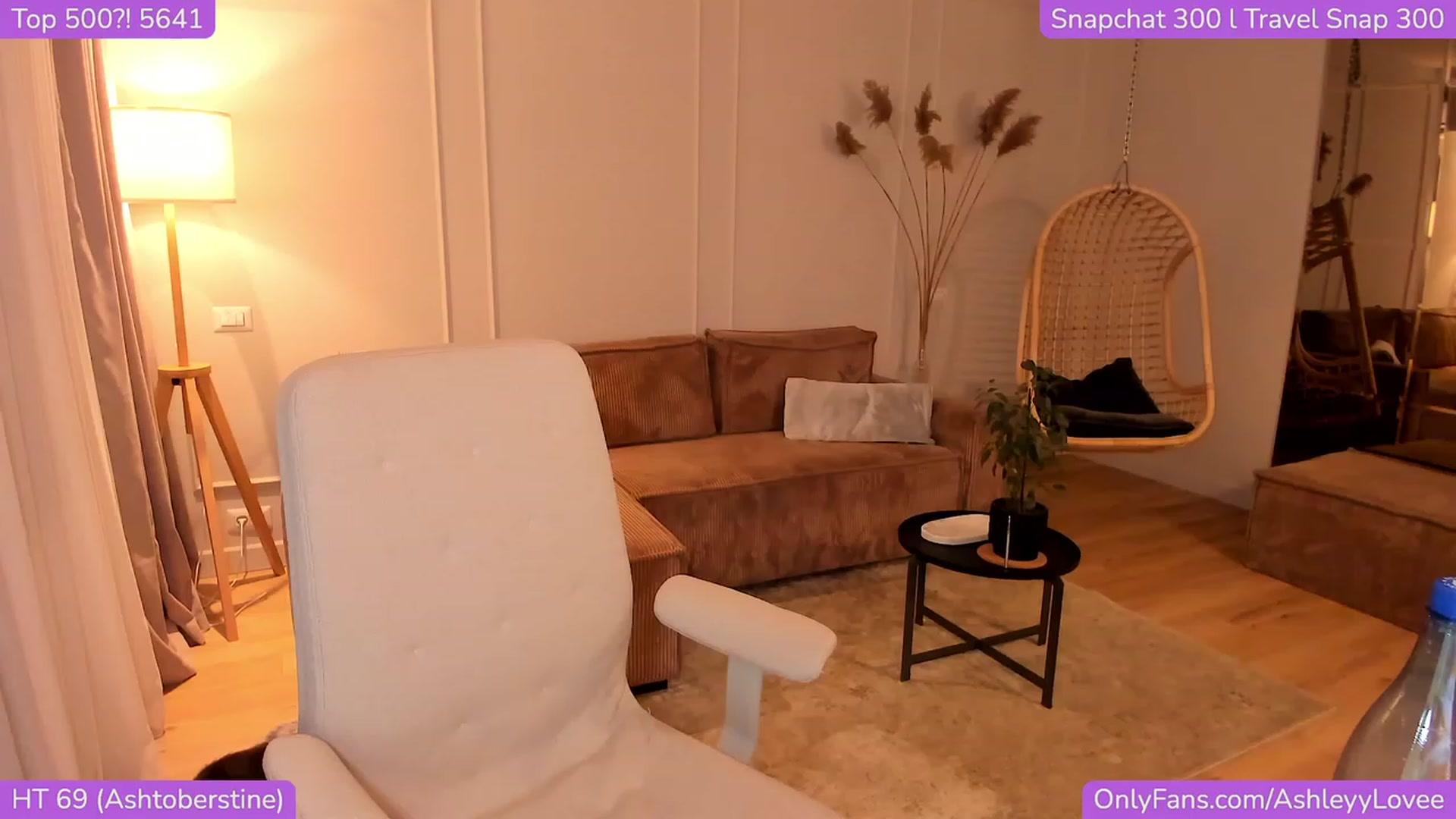 Gallery image thumbnail from AshleyyLovee's myfreecams stream on, 11/05/2023, 21:10 image 17 of 20