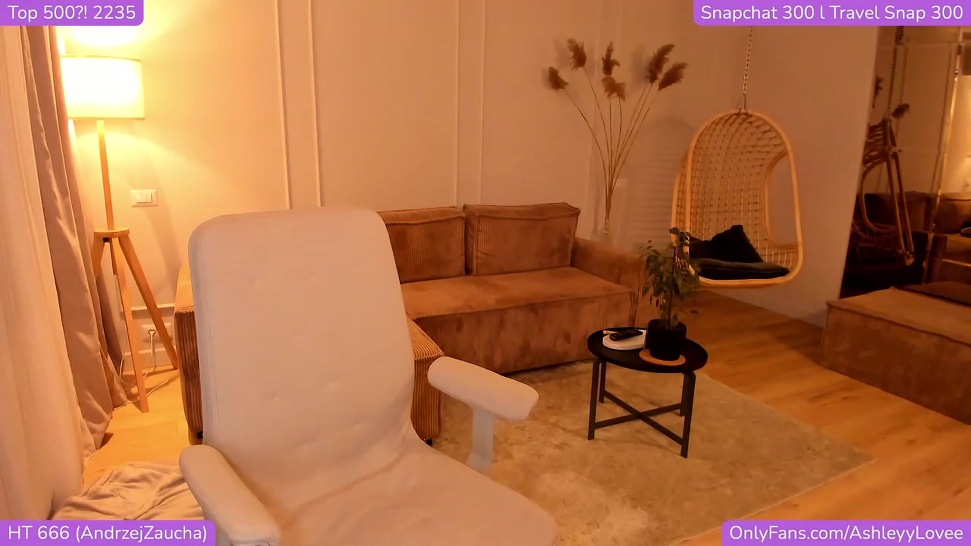 Gallery image thumbnail from AshleyyLovee's myfreecams stream on, 11/06/2023, 22:14 image 6 of 20