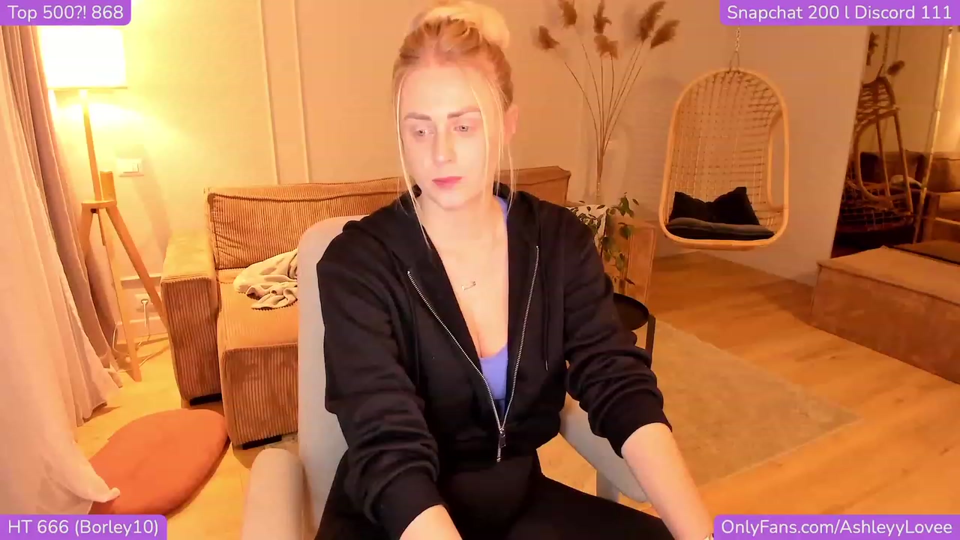 Gallery image thumbnail from AshleyyLovee's myfreecams stream on, 11/09/2023, 22:51 image 11 of 20
