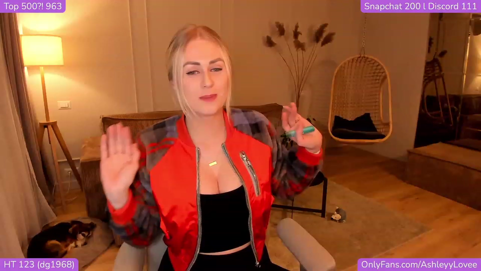 Gallery image thumbnail from AshleyyLovee's myfreecams stream on, 11/10/2023, 20:32 image 9 of 20