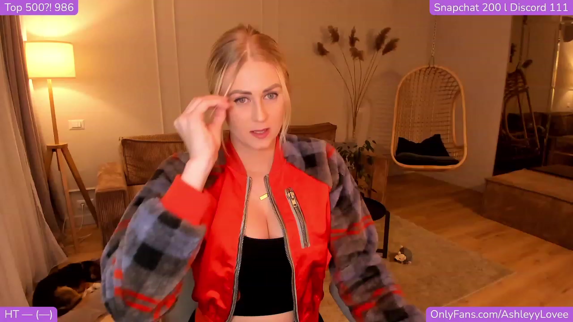 Gallery image thumbnail from AshleyyLovee's myfreecams stream on, 11/10/2023, 20:32 image 2 of 20