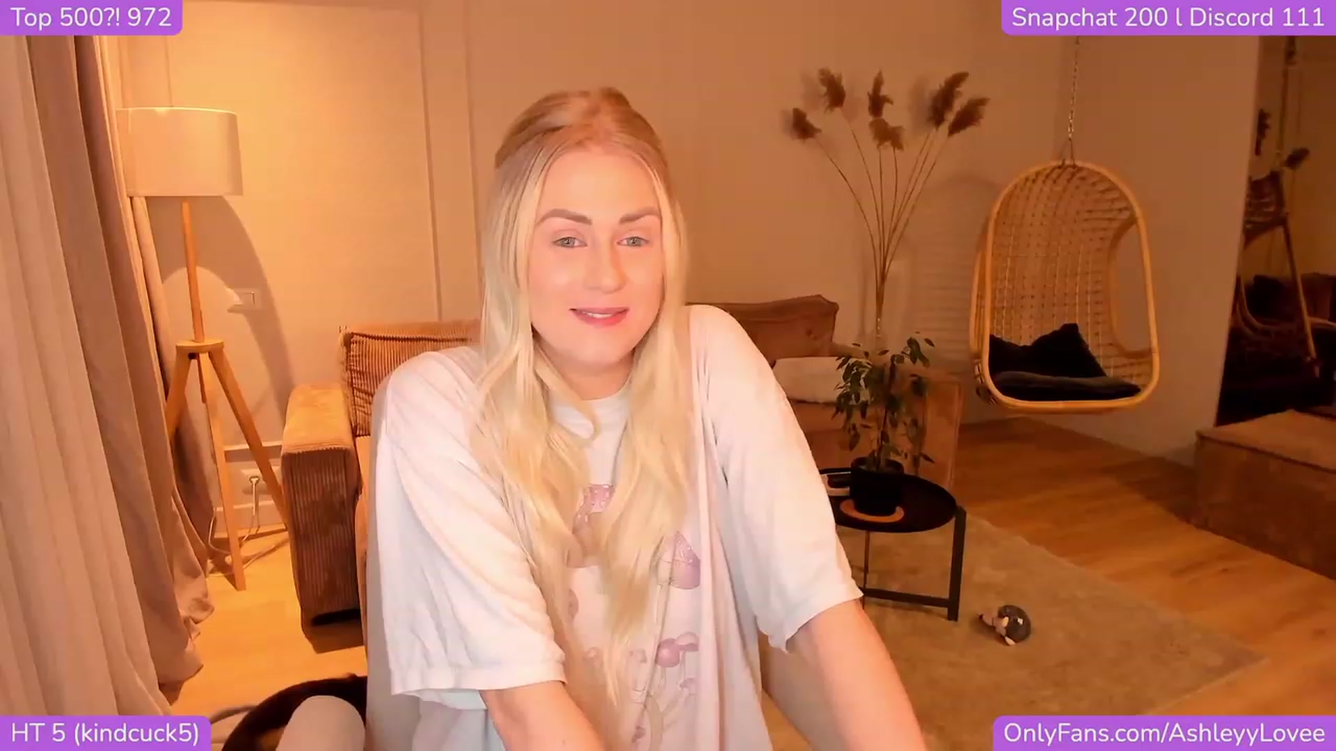 Gallery image thumbnail from AshleyyLovee's myfreecams stream on, 11/11/2023, 20:16 image 10 of 20