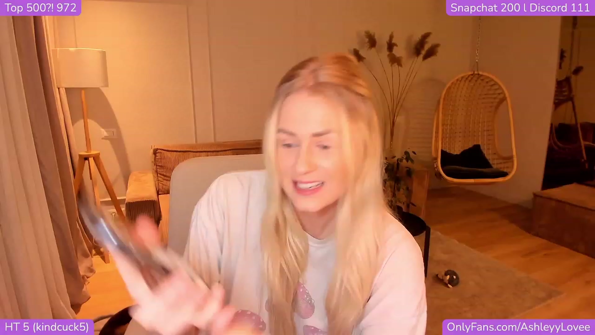 Gallery image thumbnail from AshleyyLovee's myfreecams stream on, 11/11/2023, 20:16 image 5 of 20