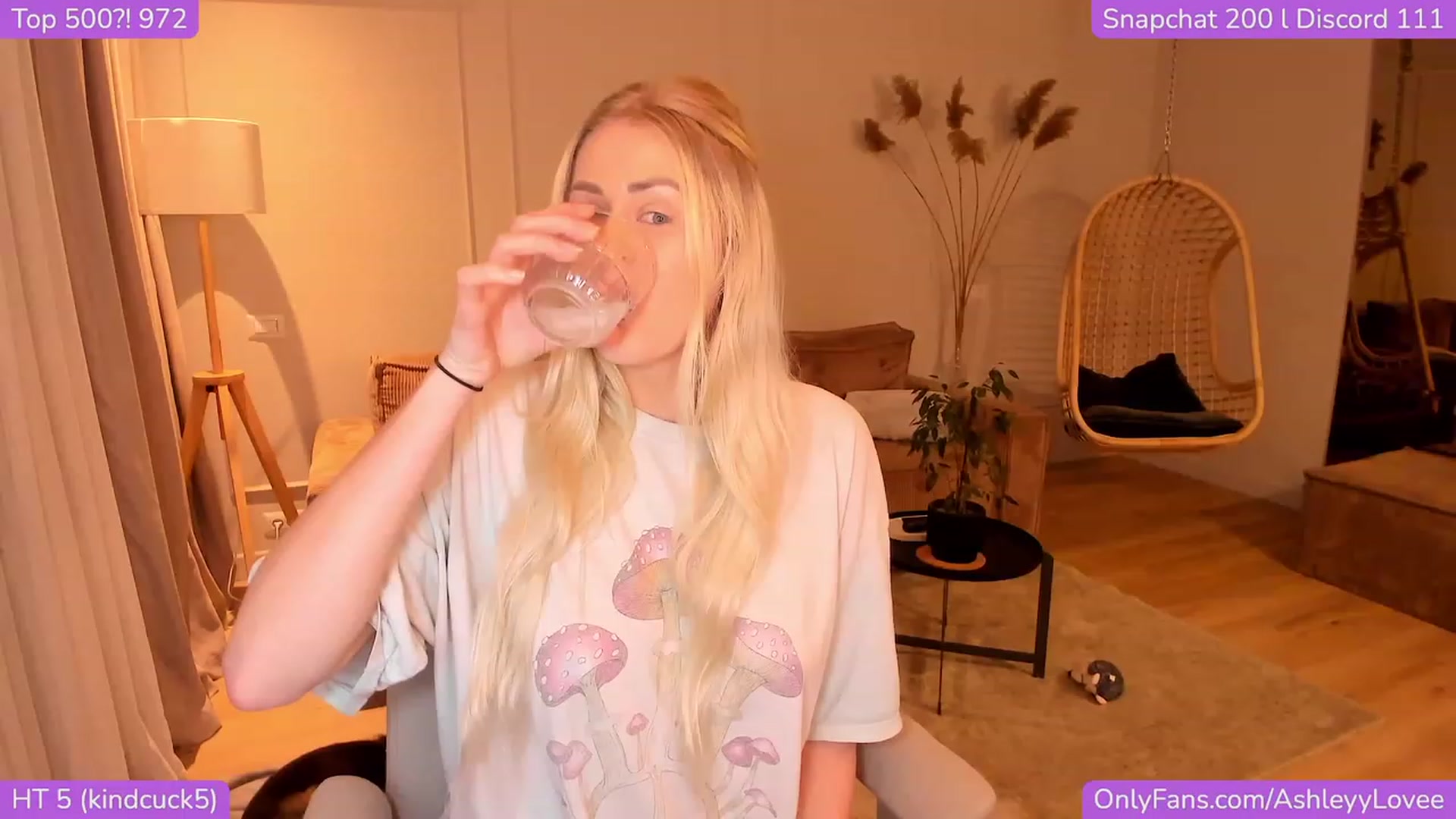 Gallery image thumbnail from AshleyyLovee's myfreecams stream on, 11/11/2023, 20:16 image 15 of 20