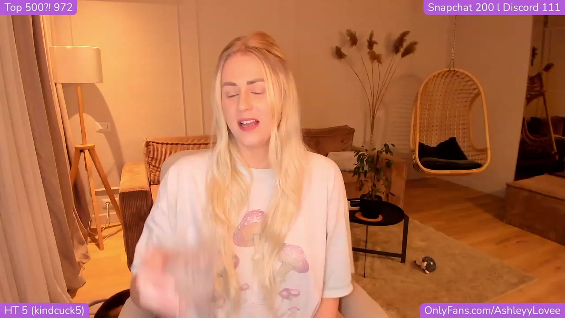 Gallery image thumbnail from AshleyyLovee's myfreecams stream on, 11/11/2023, 20:16 image 13 of 20