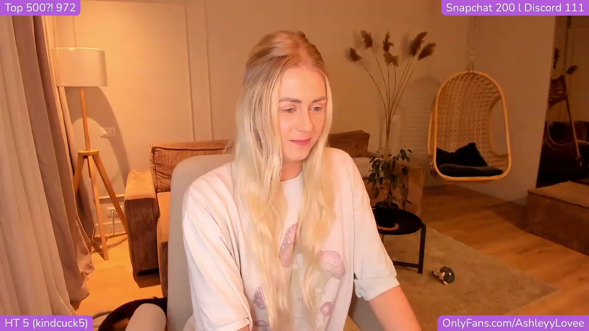 Gallery image thumbnail from AshleyyLovee's myfreecams stream on, 11/11/2023, 20:16 image 16 of 20