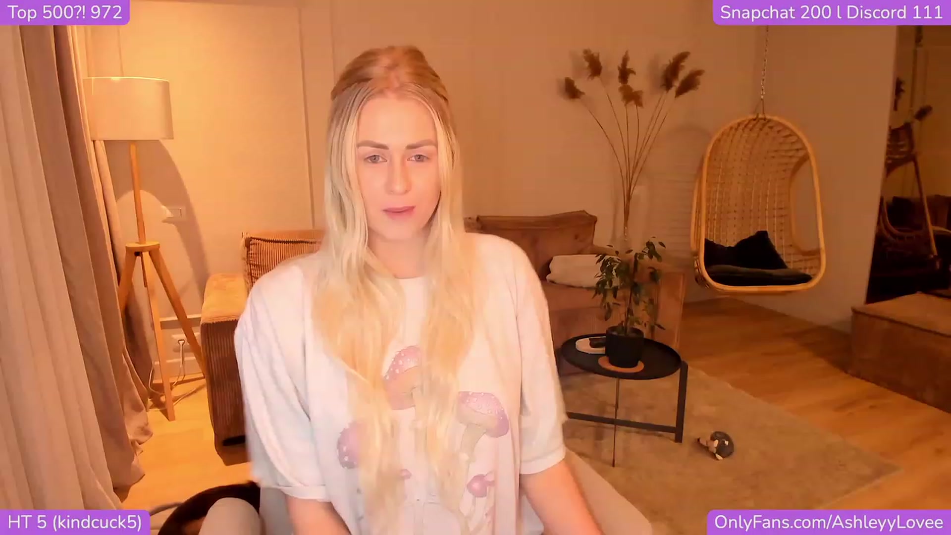 Gallery image thumbnail from AshleyyLovee's myfreecams stream on, 11/11/2023, 20:16 image 8 of 20