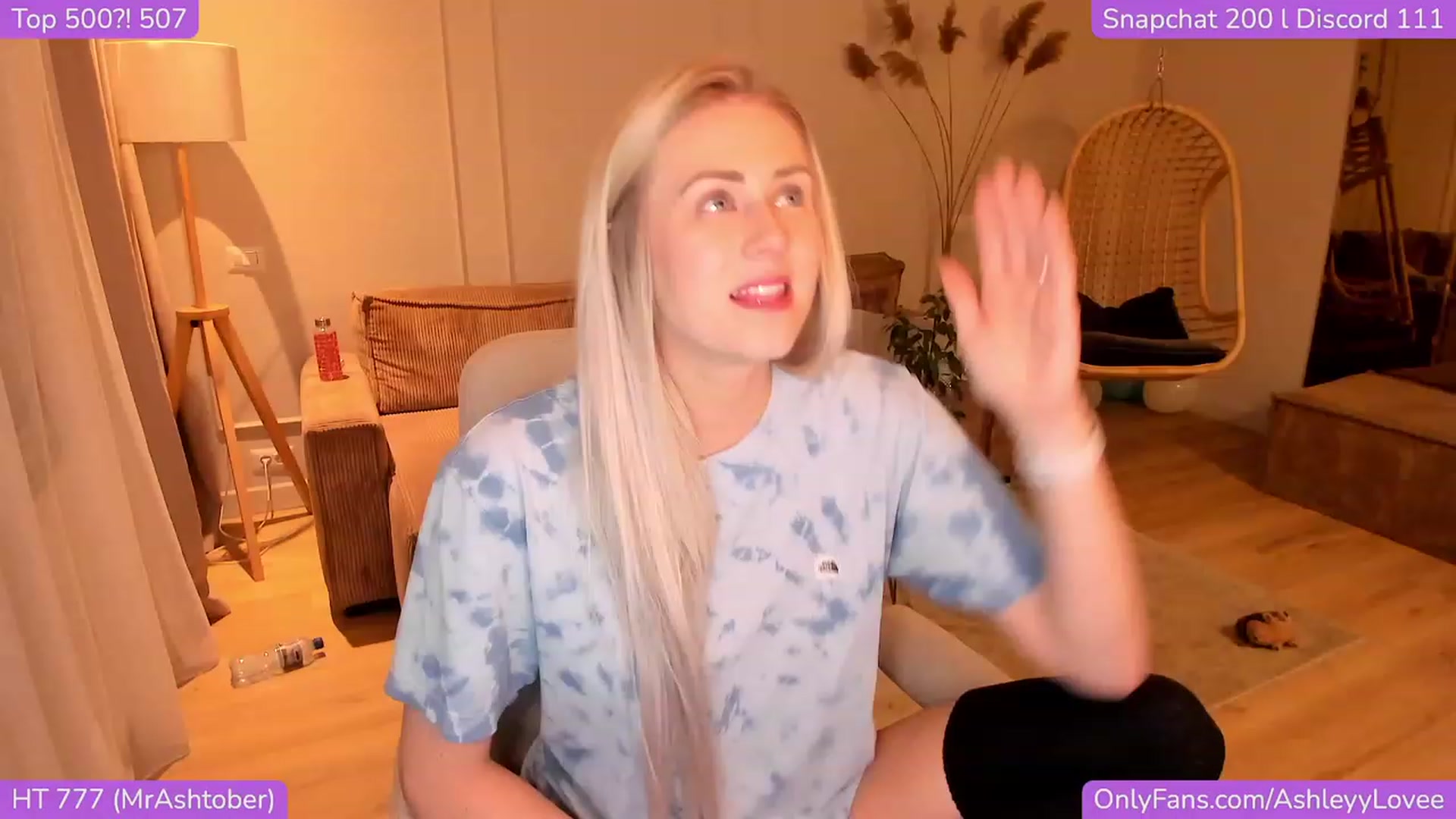Gallery image thumbnail from AshleyyLovee's myfreecams stream on, 11/17/2023, 22:35 image 13 of 20