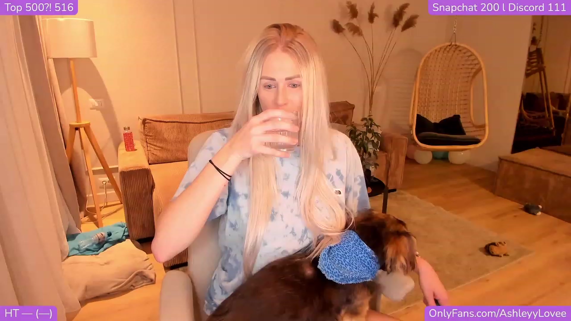 Gallery image thumbnail from AshleyyLovee's myfreecams stream on, 11/17/2023, 22:35 image 2 of 20
