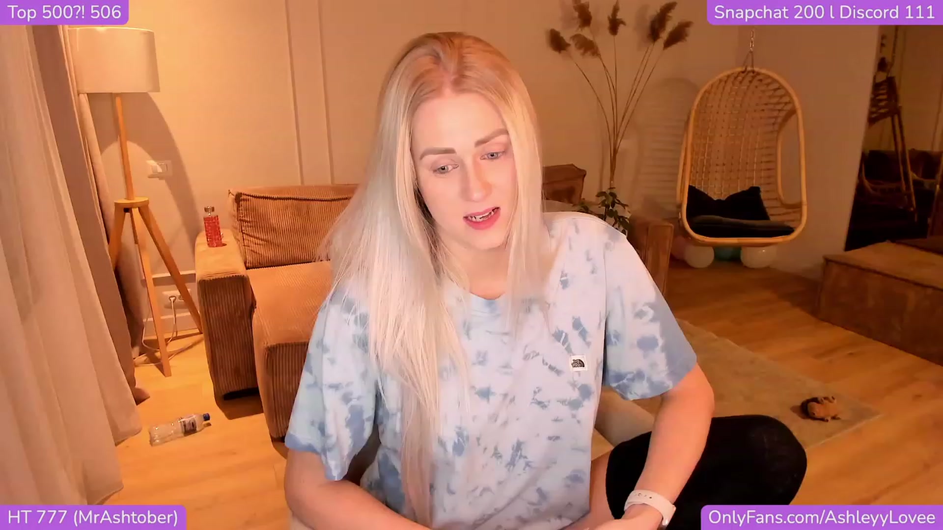 Gallery image thumbnail from AshleyyLovee's myfreecams stream on, 11/17/2023, 22:35 image 9 of 20