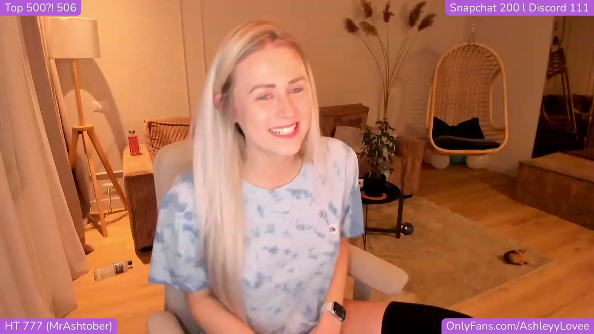 Gallery image thumbnail from AshleyyLovee's myfreecams stream on, 11/17/2023, 22:35 image 10 of 20