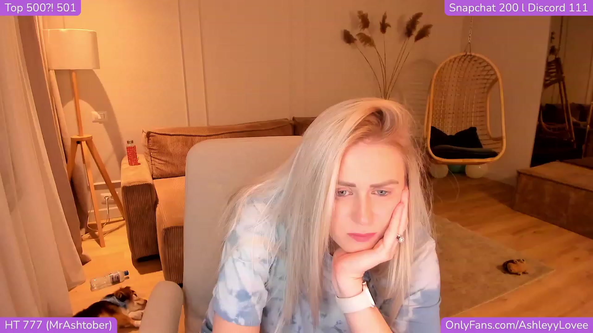 Gallery image thumbnail from AshleyyLovee's myfreecams stream on, 11/17/2023, 22:35 image 15 of 20