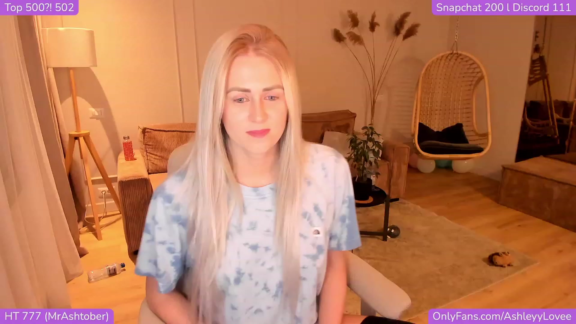 Gallery image thumbnail from AshleyyLovee's myfreecams stream on, 11/17/2023, 22:35 image 16 of 20
