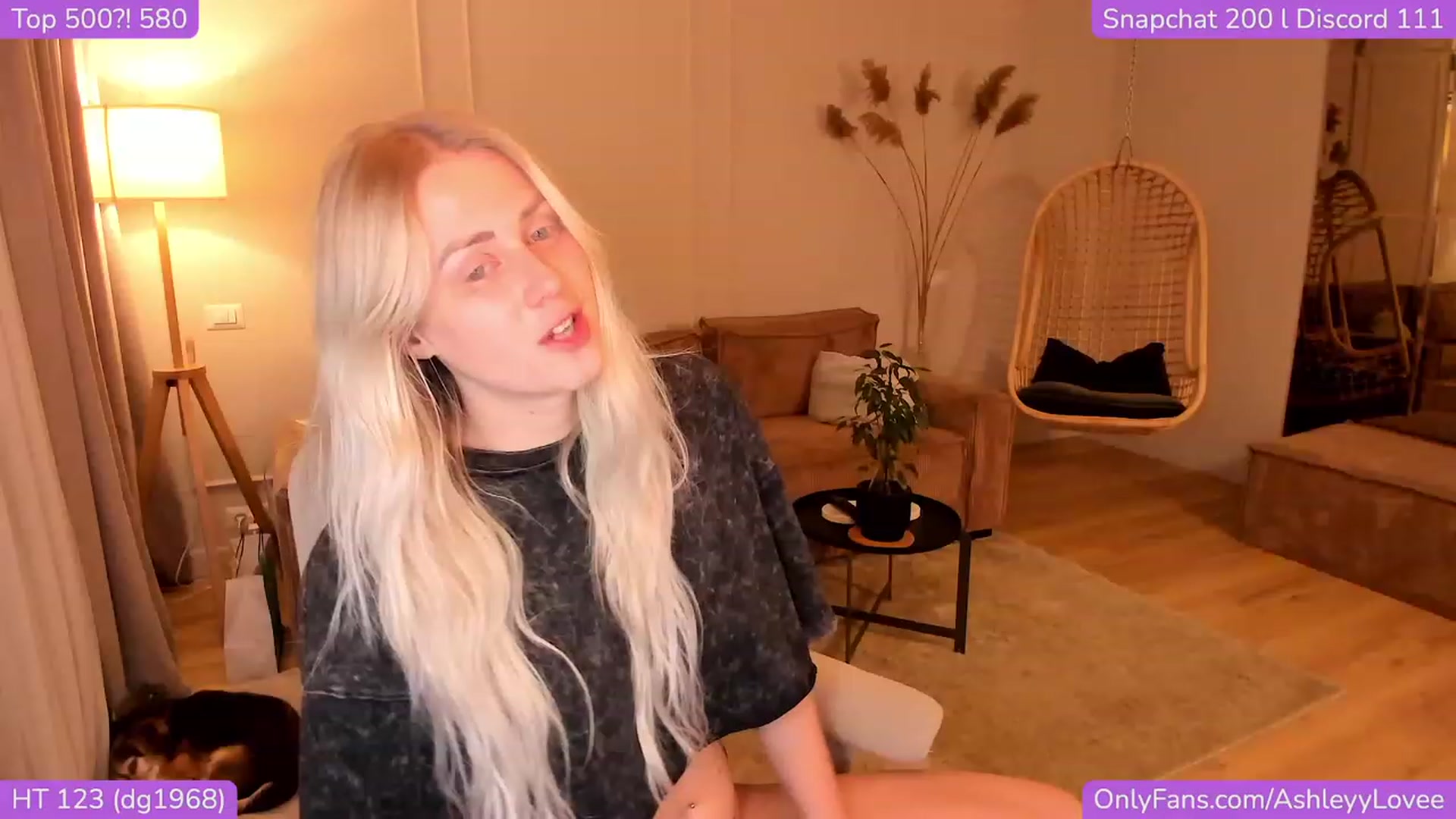 Gallery image thumbnail from AshleyyLovee's myfreecams stream on, 11/20/2023, 22:07 image 16 of 20