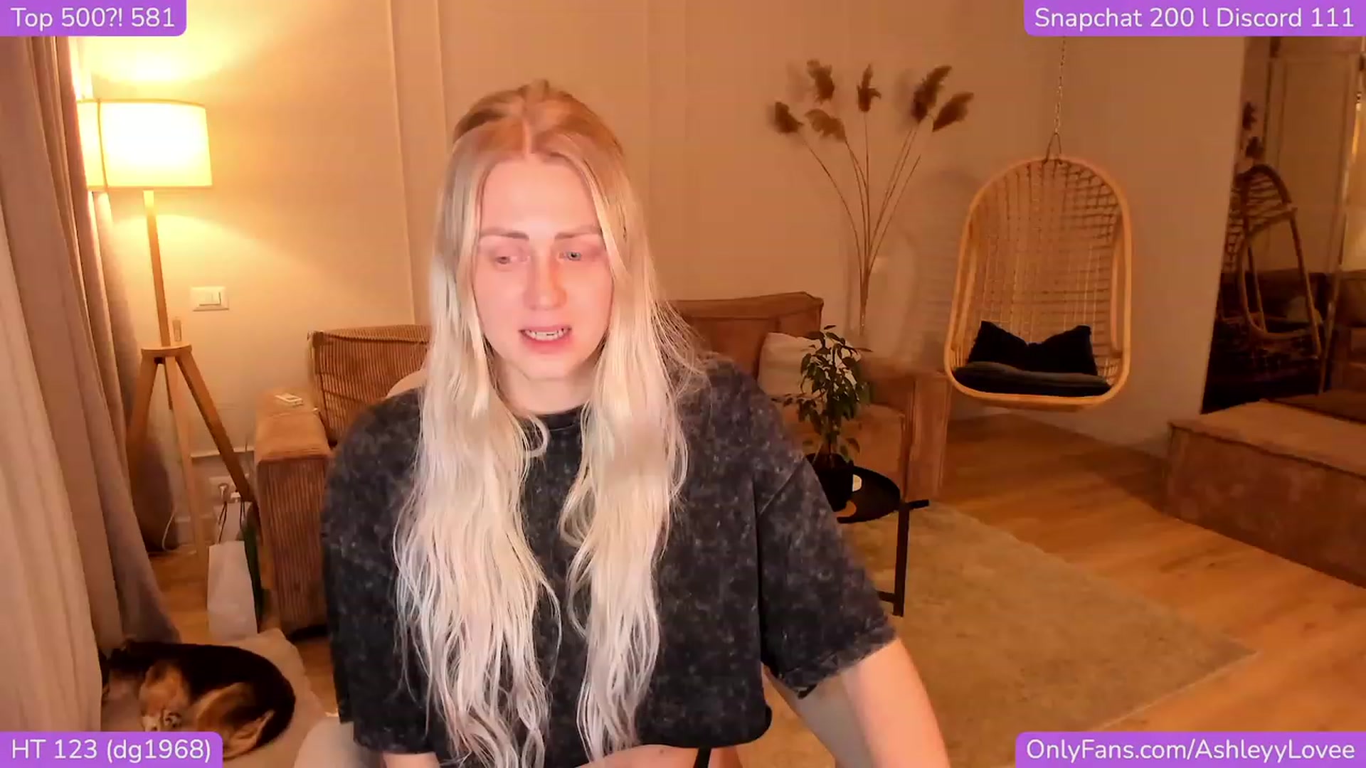 Gallery image thumbnail from AshleyyLovee's myfreecams stream on, 11/20/2023, 22:36 image 5 of 20