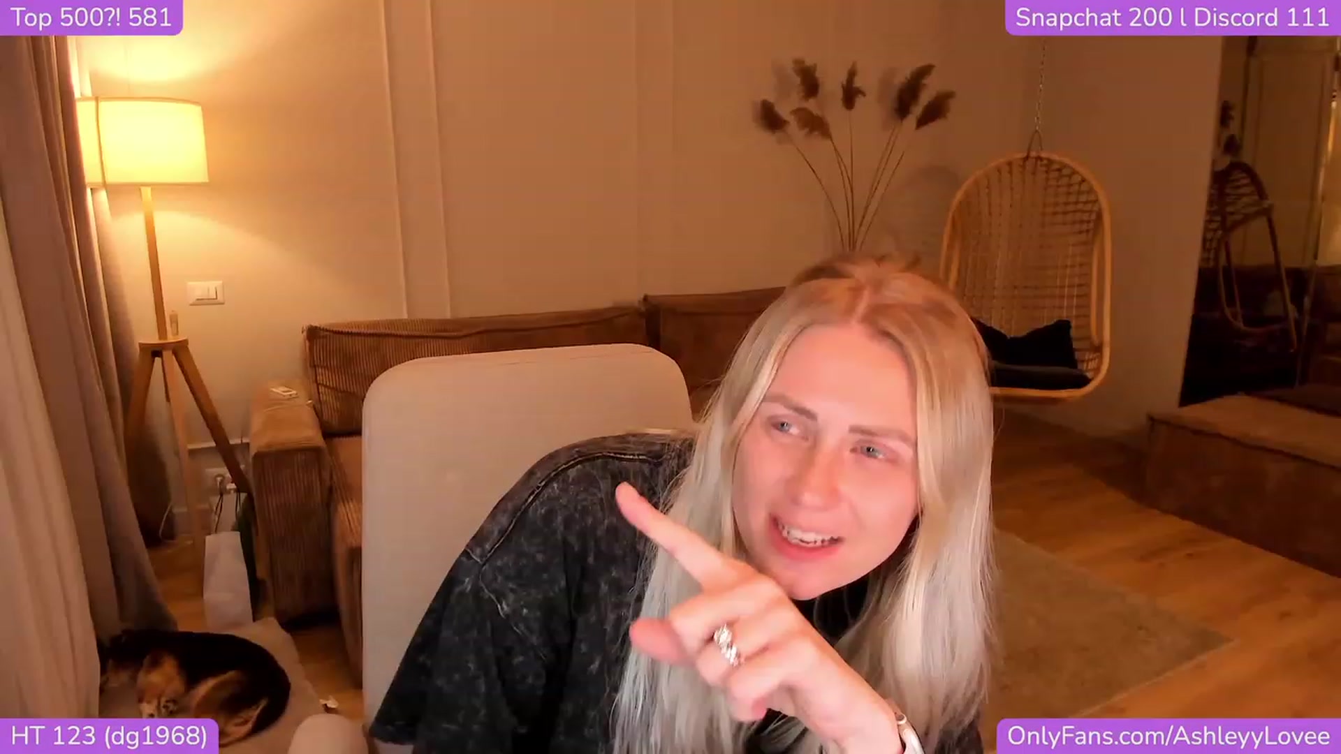 Gallery image thumbnail from AshleyyLovee's myfreecams stream on, 11/20/2023, 22:36 image 6 of 20