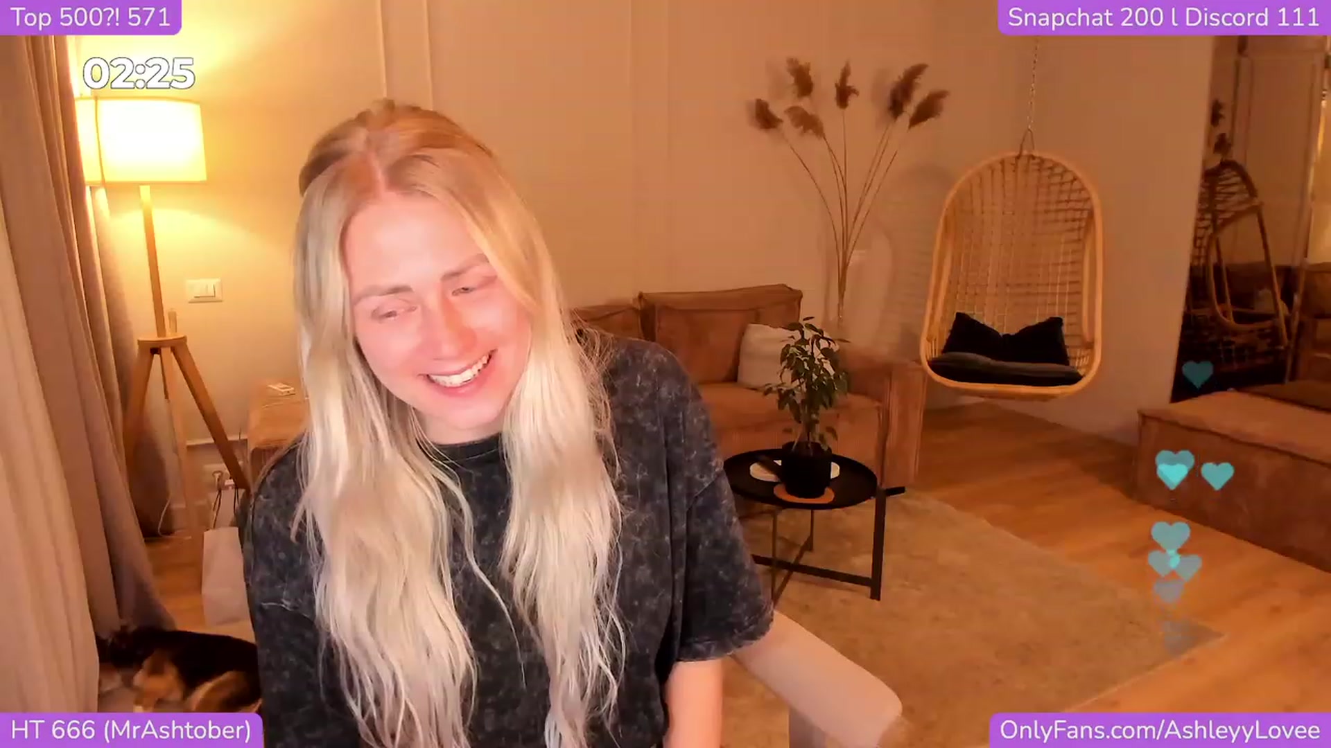 Gallery image thumbnail from AshleyyLovee's myfreecams stream on, 11/20/2023, 22:36 image 16 of 20