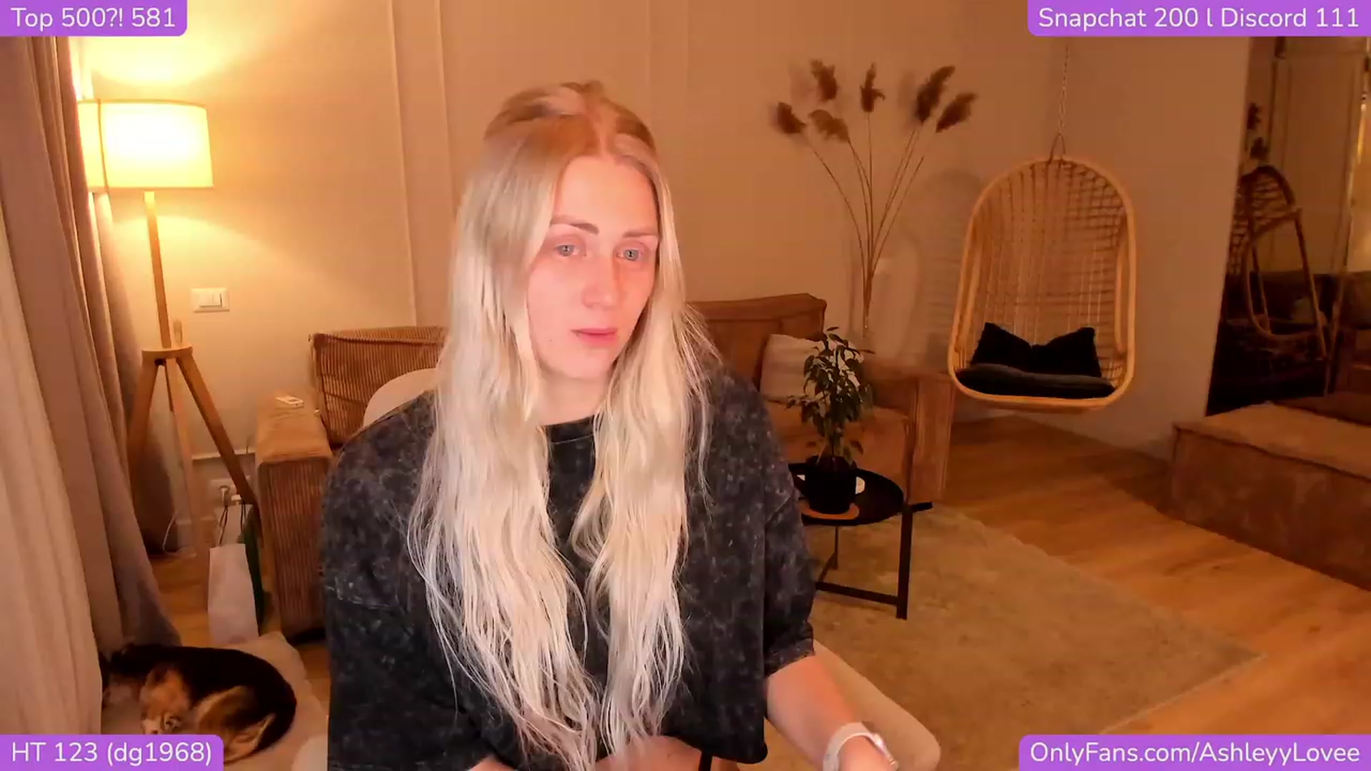 Gallery image thumbnail from AshleyyLovee's myfreecams stream on, 11/20/2023, 22:36 image 3 of 20