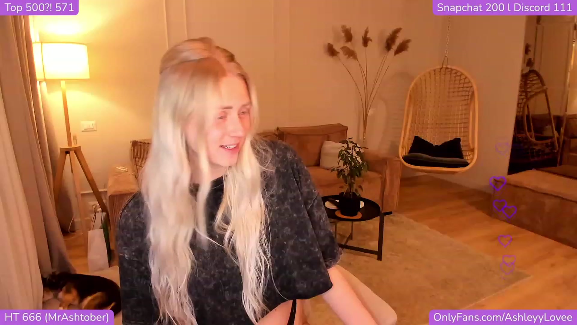 Gallery image thumbnail from AshleyyLovee's myfreecams stream on, 11/20/2023, 22:36 image 12 of 20
