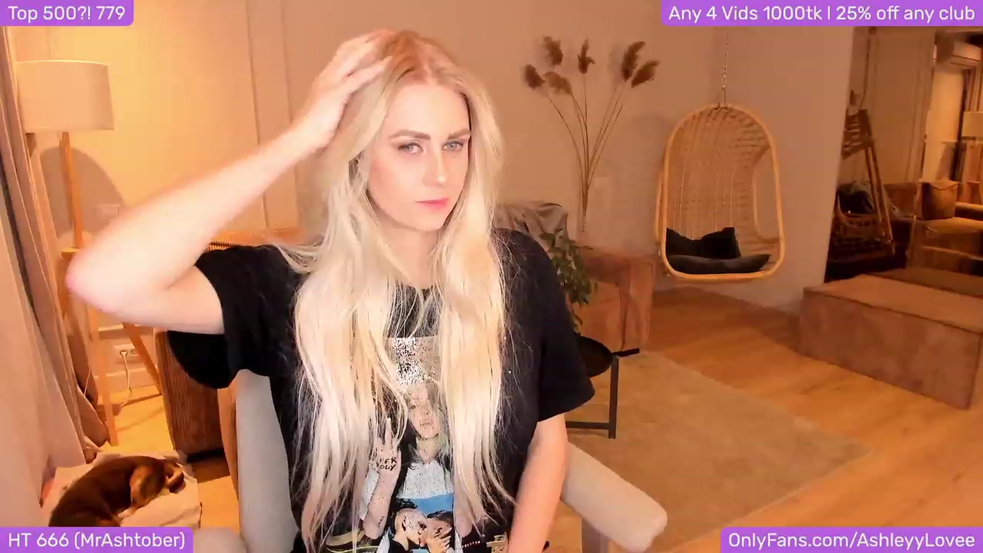 Gallery image thumbnail from AshleyyLovee's myfreecams stream on, 11/28/2023, 22:30 image 20 of 20