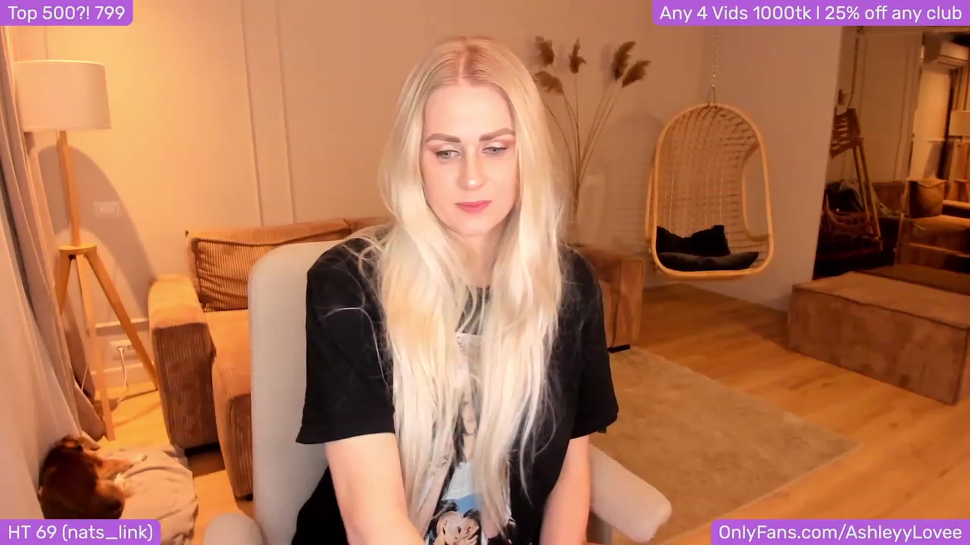 Gallery image thumbnail from AshleyyLovee's myfreecams stream on, 11/28/2023, 22:30 image 8 of 20