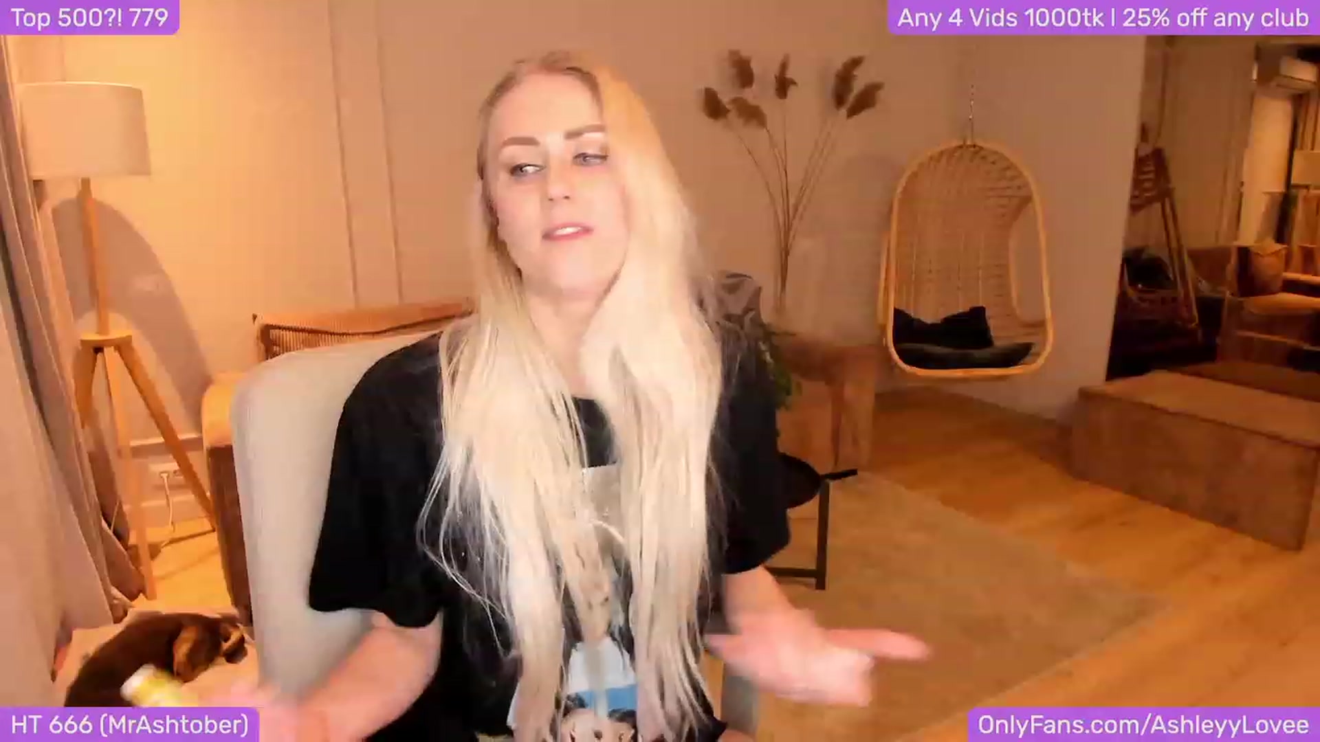 Gallery image thumbnail from AshleyyLovee's myfreecams stream on, 11/28/2023, 22:30 image 19 of 20
