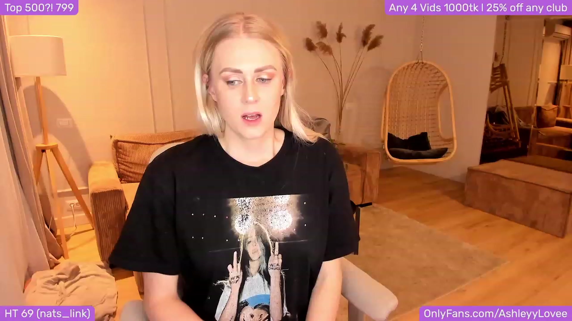 Gallery image thumbnail from AshleyyLovee's myfreecams stream on, 11/28/2023, 22:30 image 10 of 20