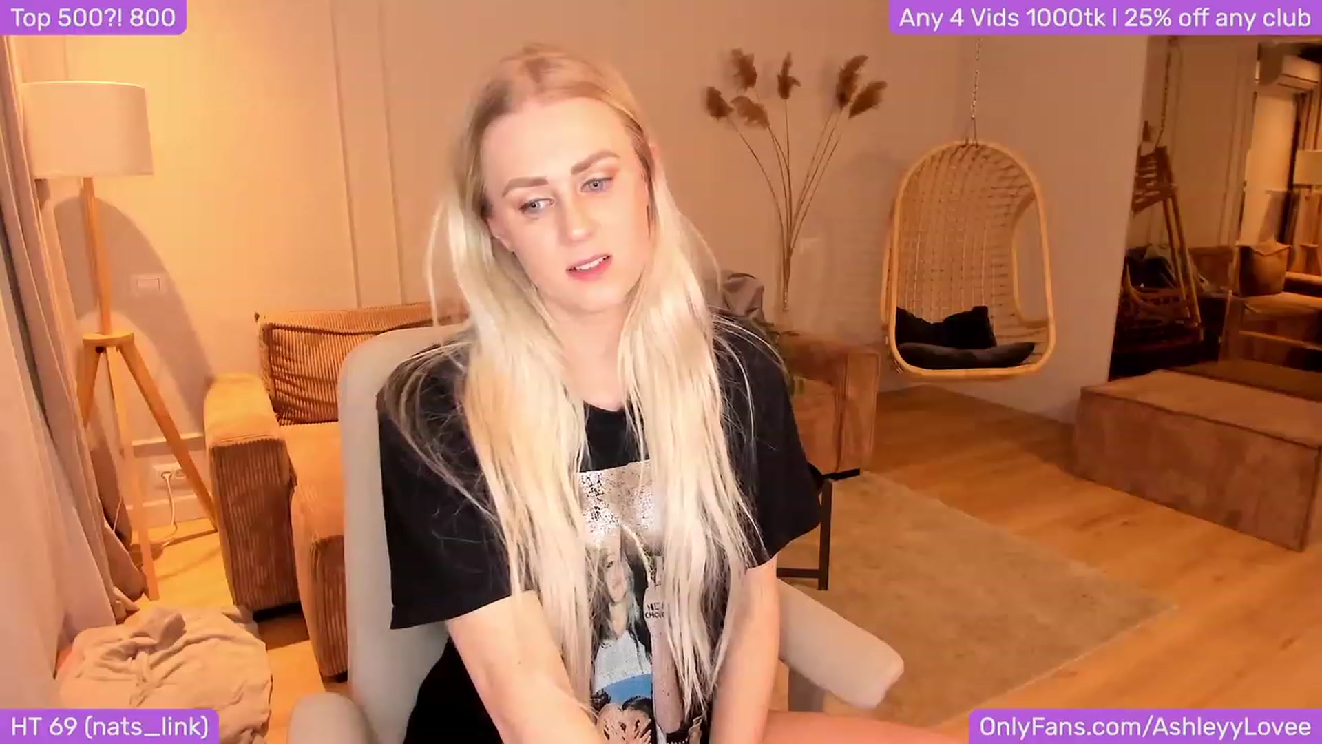 Gallery image thumbnail from AshleyyLovee's myfreecams stream on, 11/28/2023, 22:30 image 12 of 20