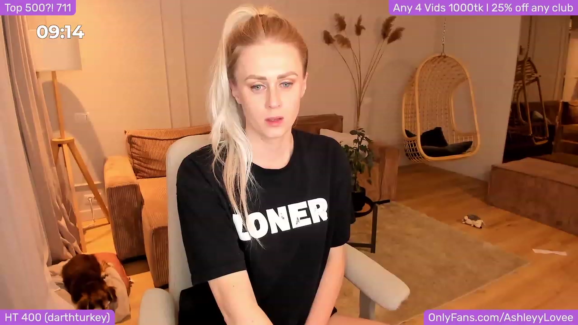 Gallery image thumbnail from AshleyyLovee's myfreecams stream on, 12/01/2023, 02:31 image 18 of 20