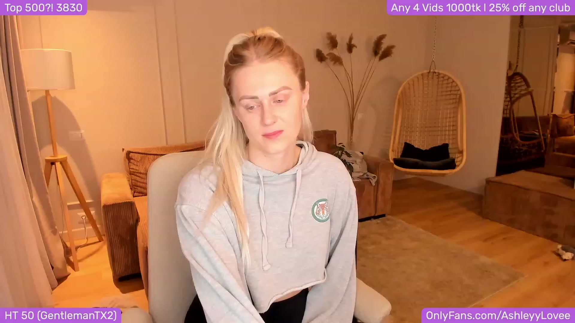 Gallery image thumbnail from AshleyyLovee's myfreecams stream on, 12/02/2023, 20:51 image 1 of 20