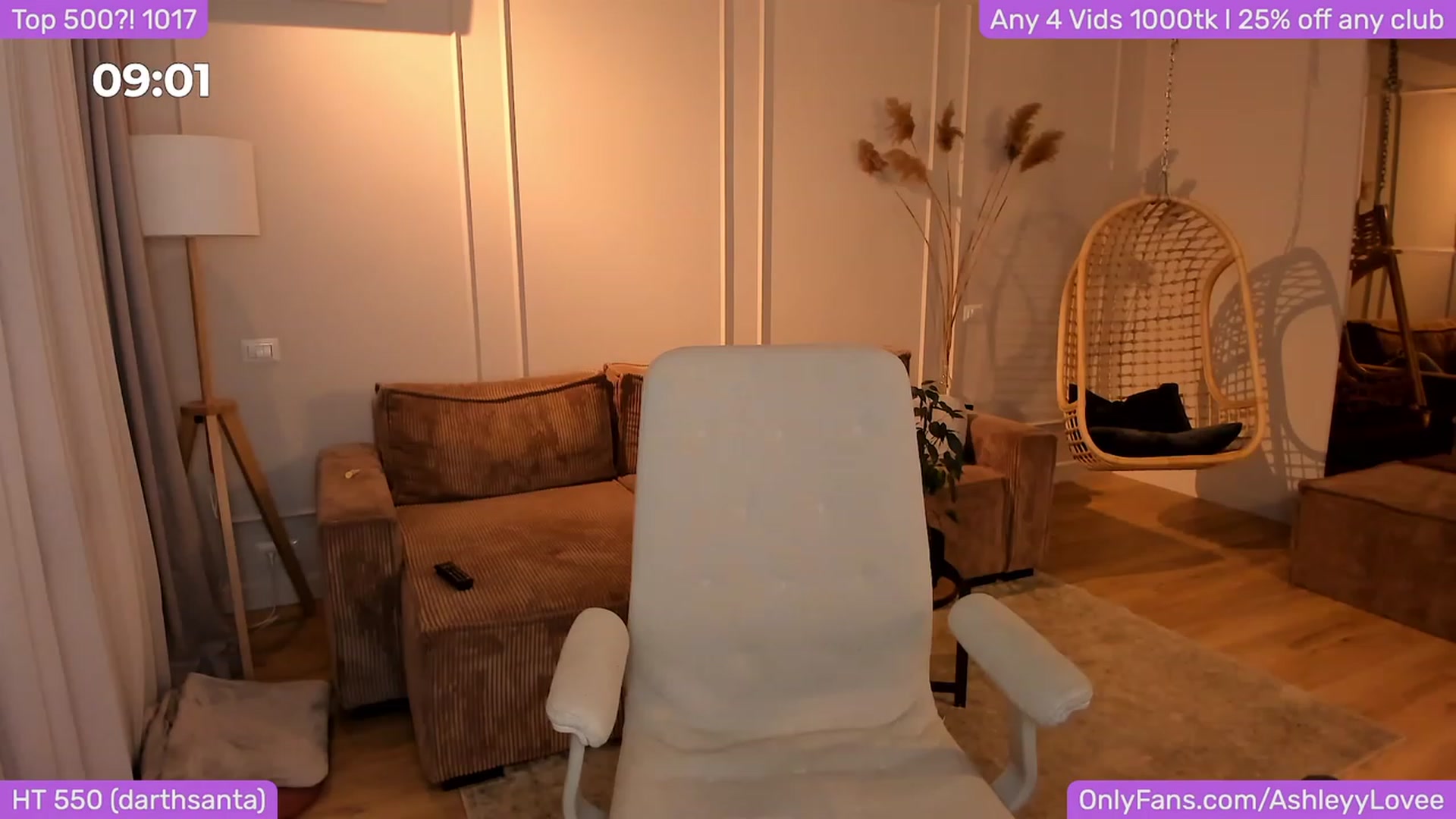 Gallery image thumbnail from AshleyyLovee's myfreecams stream on, 12/03/2023, 21:42 image 18 of 20