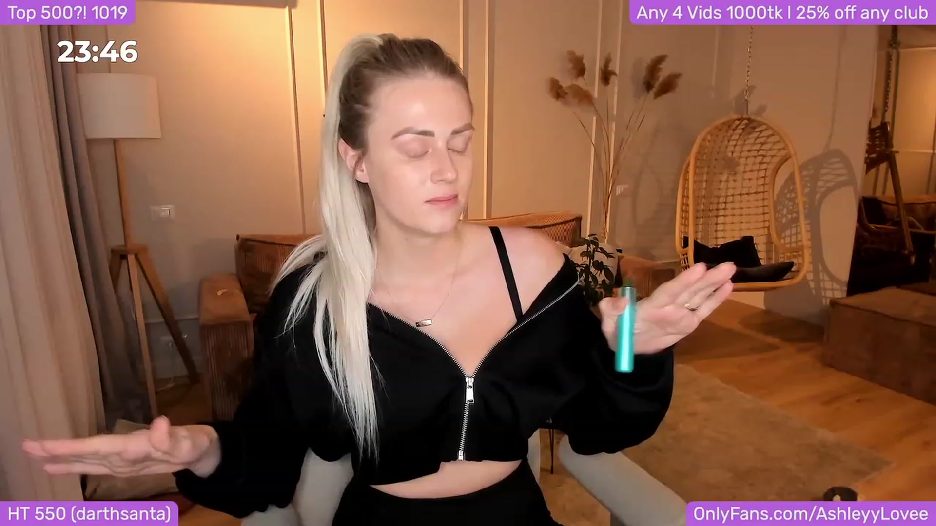 Gallery image thumbnail from AshleyyLovee's myfreecams stream on, 12/03/2023, 21:42 image 13 of 20