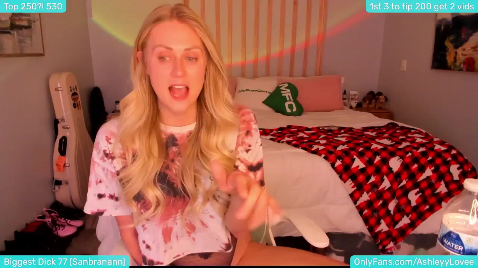Gallery image thumbnail from AshleyyLovee's myfreecams stream on, 12/06/2024, 01:13 image 16 of 20