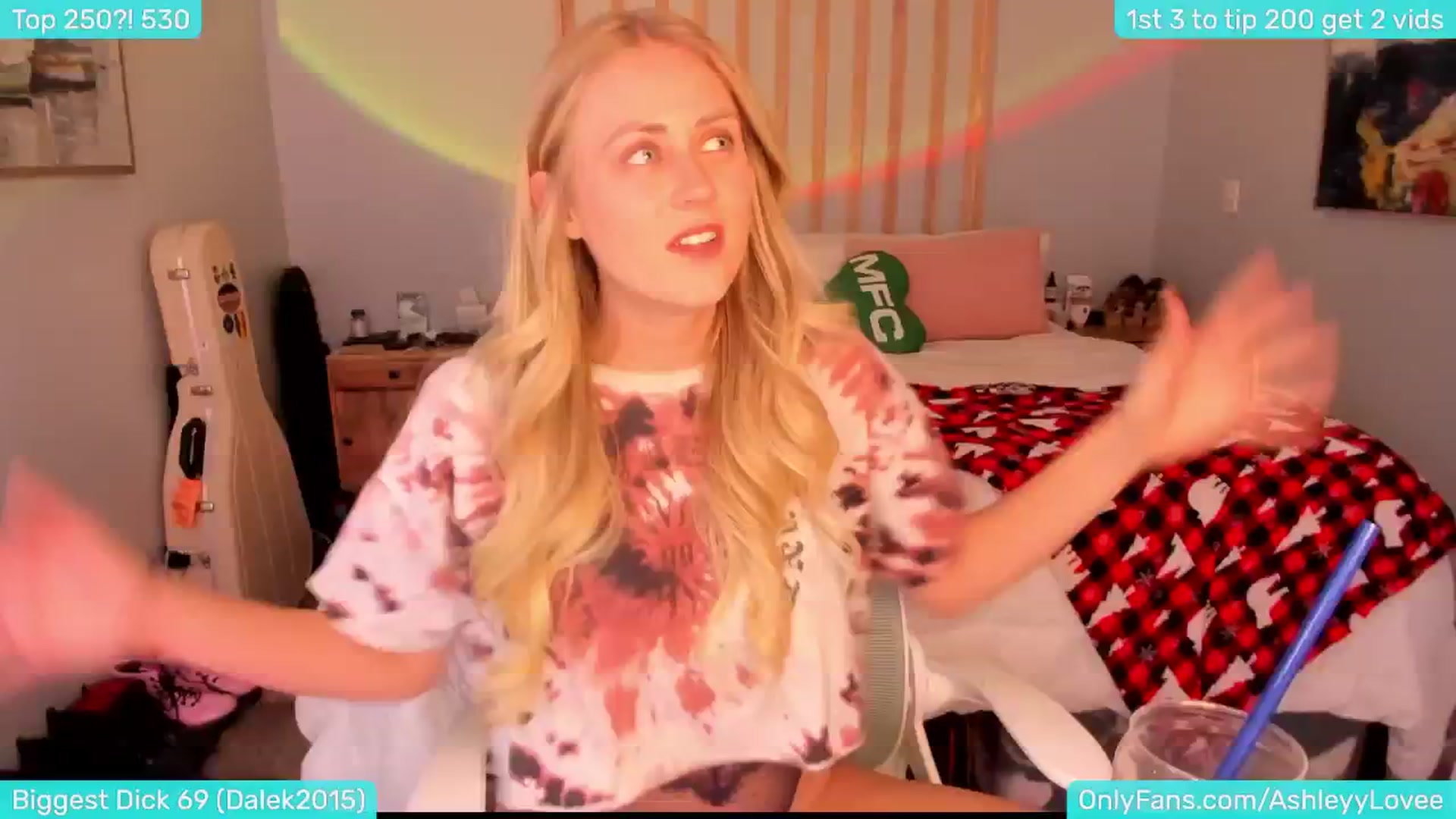 Gallery image thumbnail from AshleyyLovee's myfreecams stream on, 12/06/2024, 01:13 image 7 of 20