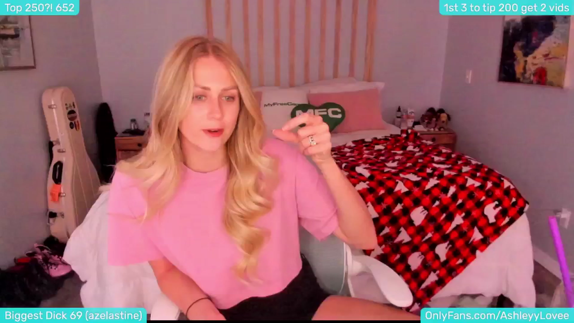 Gallery image thumbnail from AshleyyLovee's myfreecams stream on, 12/06/2024, 23:41 image 18 of 20