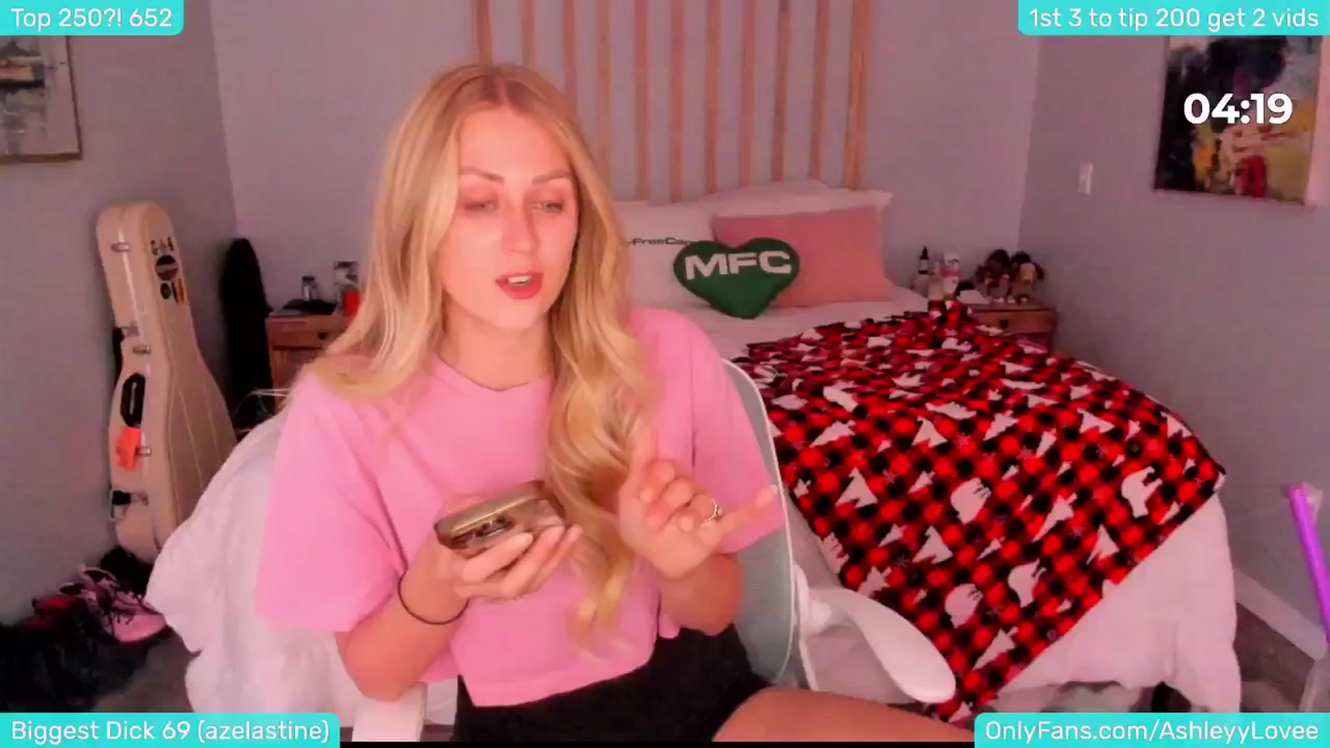 Gallery image thumbnail from AshleyyLovee's myfreecams stream on, 12/06/2024, 23:41 image 19 of 20