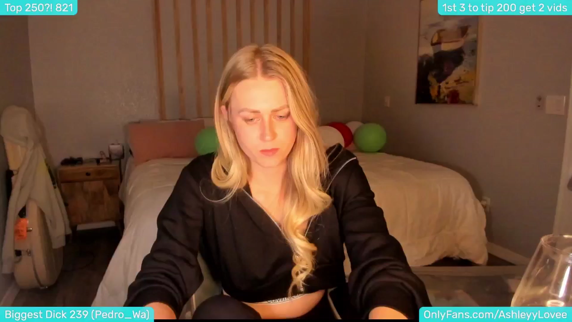 Gallery image thumbnail from AshleyyLovee's myfreecams stream on, 12/10/2024, 02:51 image 19 of 20